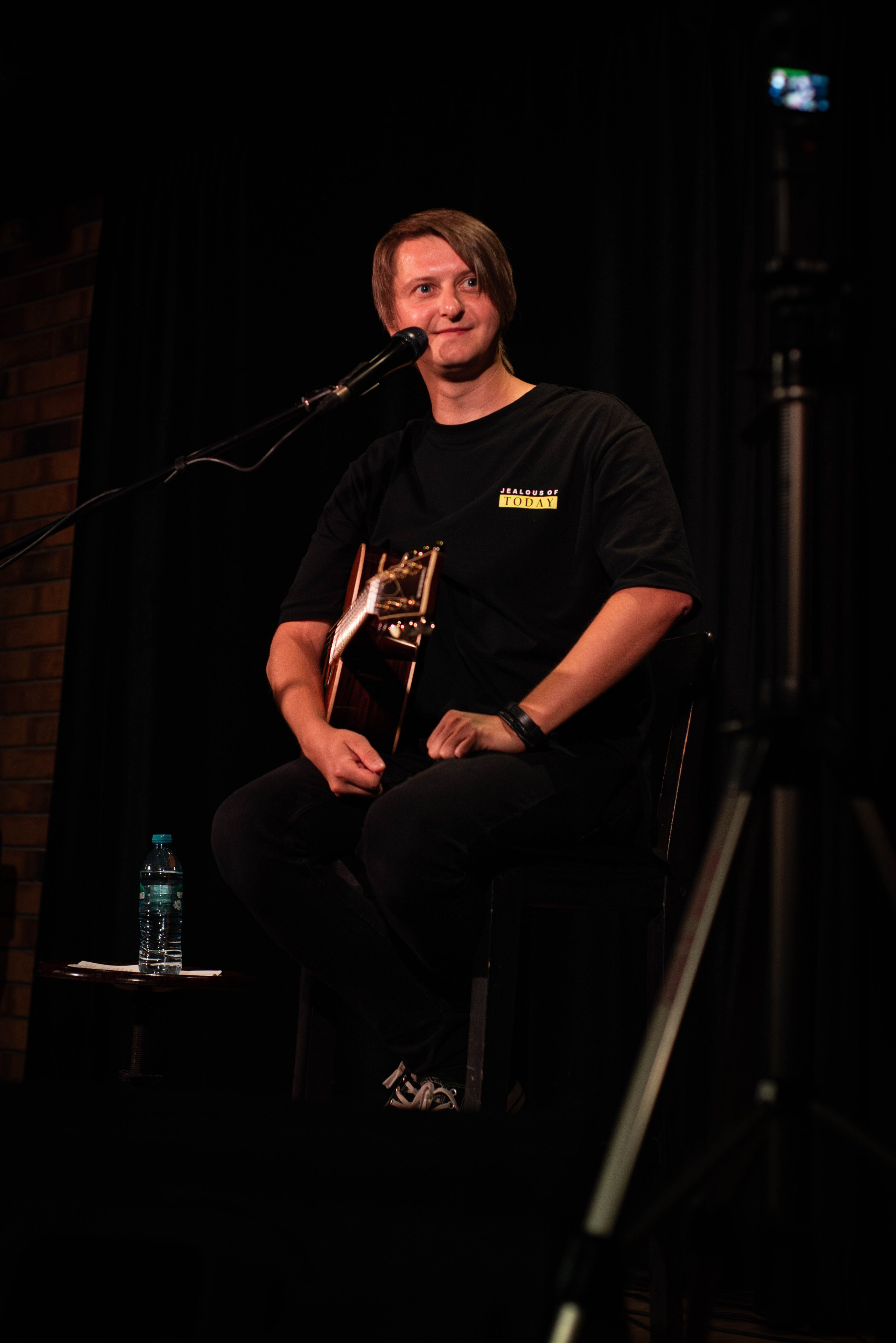 Лёва Сазонов (1 августа 2024 года, Москва, арт-кафе Пушкарёв). Фотограф Светлана Блинова, Москва и Московская область