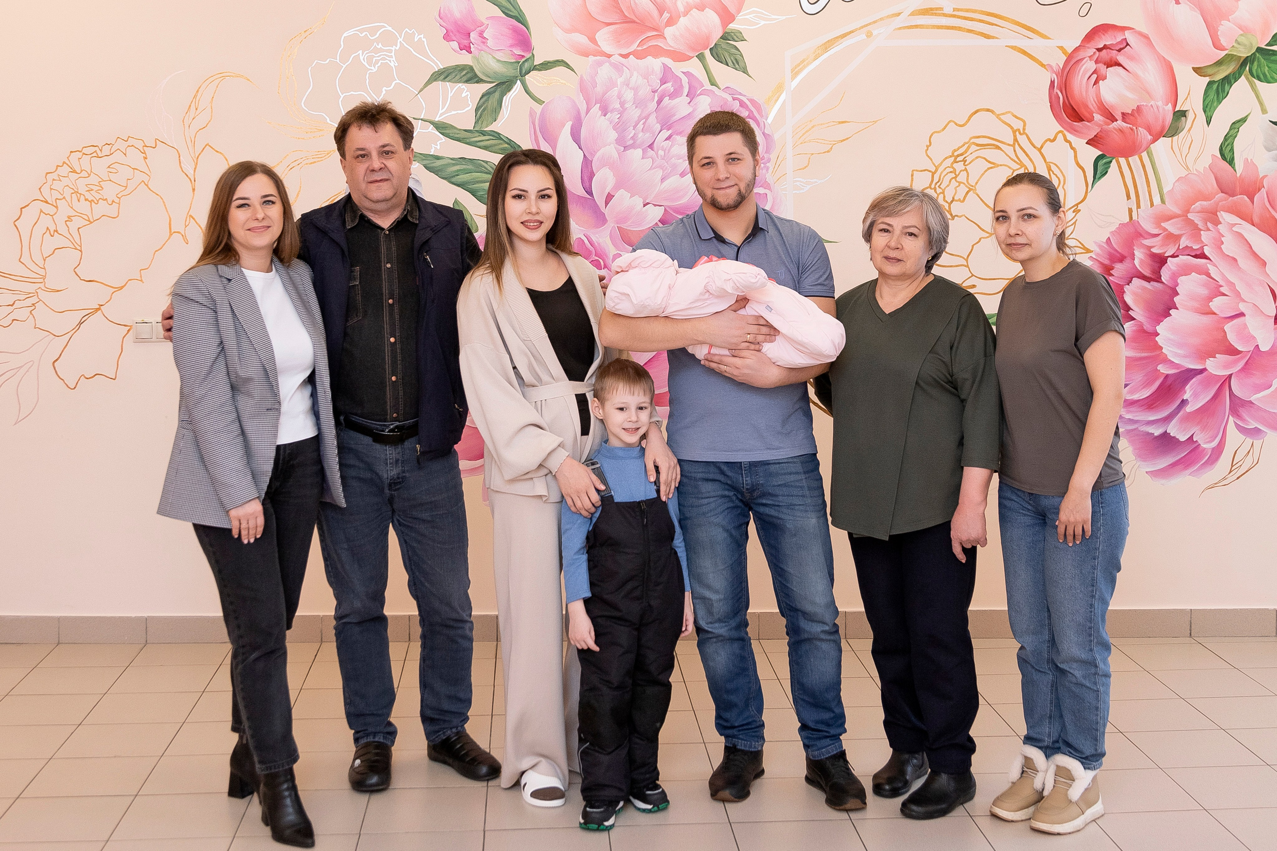 Выписка из роддома. Семейный фотограф в Сургуте Тимершина Мария