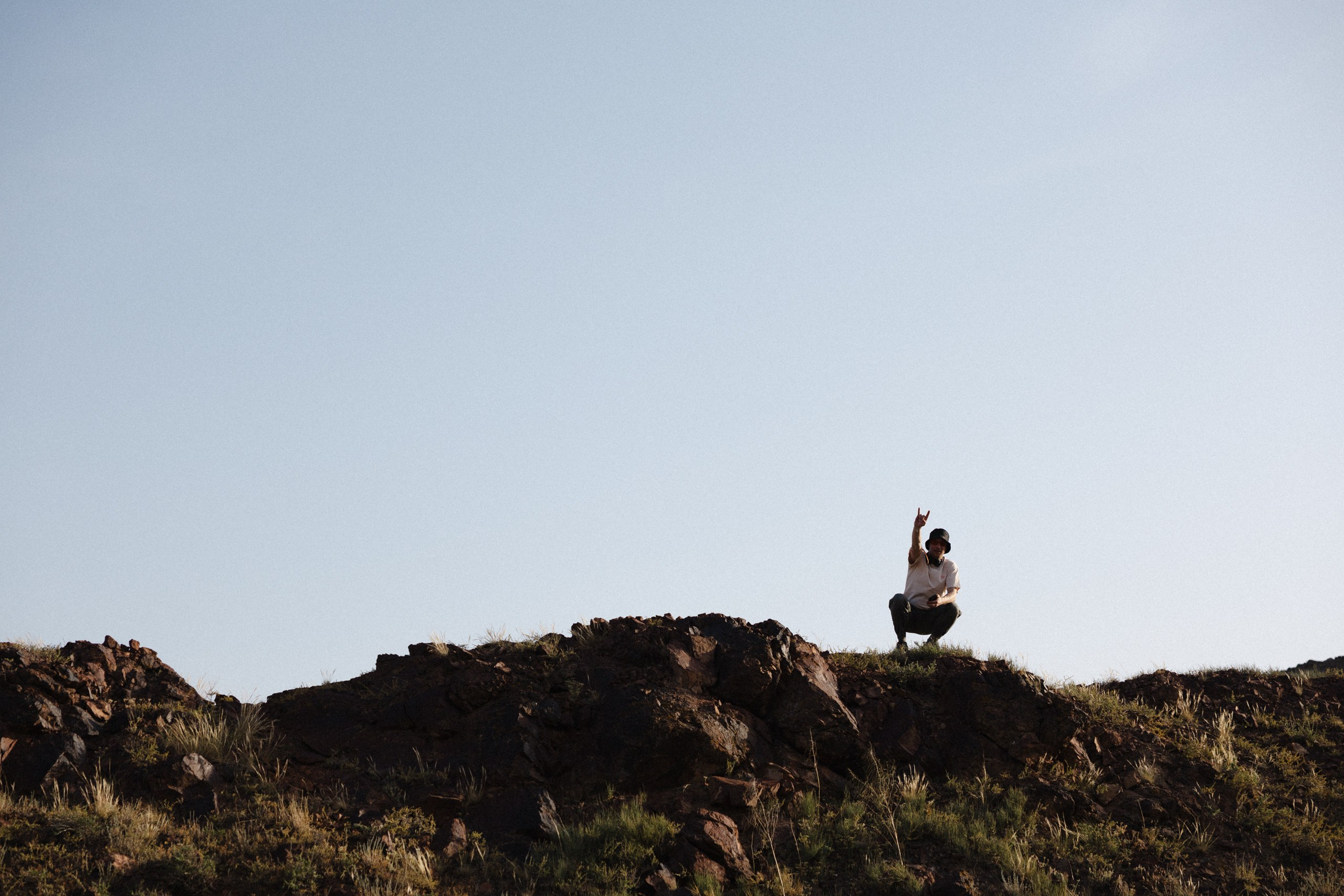 Здравствуйте! Я свадебный фотограф из Ульяновска, работаю в том числе по всей России и с выездом за границу. Снимаю свадьбы, lovestory, корпоративы, светский репортаж. Провожу обучение по фотографии, мастер-классы и воркшопы для других фотографов.