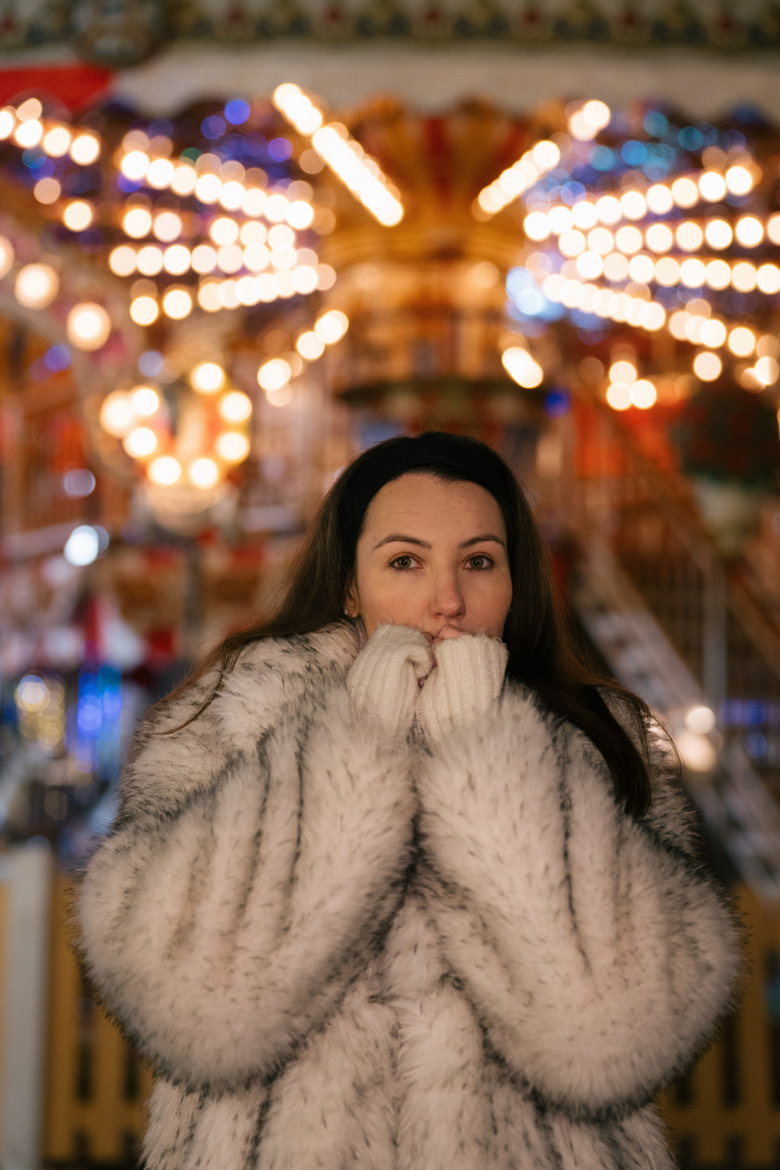 ПРОГУЛКА НА МАНЕЖНОЙ ПЛОЩАДИ ДЛЯ ДЕВУШКИ ПЕРЕД НОВЫМ ГОДОМ (НОВОГОДНЯЯ ФОТОСЕССИИЯ НА МАНЕЖНОЙ ПЛОЩАДИ). Профессиональный фотограф, Санкт-Петербург — Виктория Богомолова