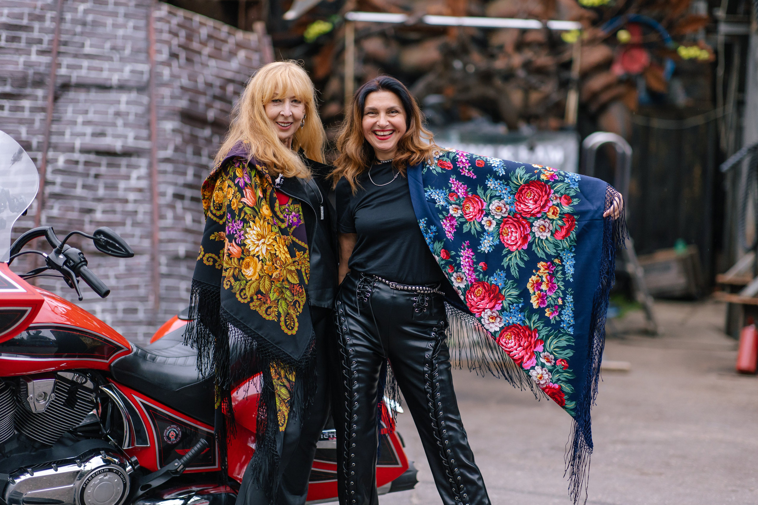 Фотосессия «Танцы с волками» в байк центре Ночных волков. Коллекционер и искусствовед Олеся Ястребова