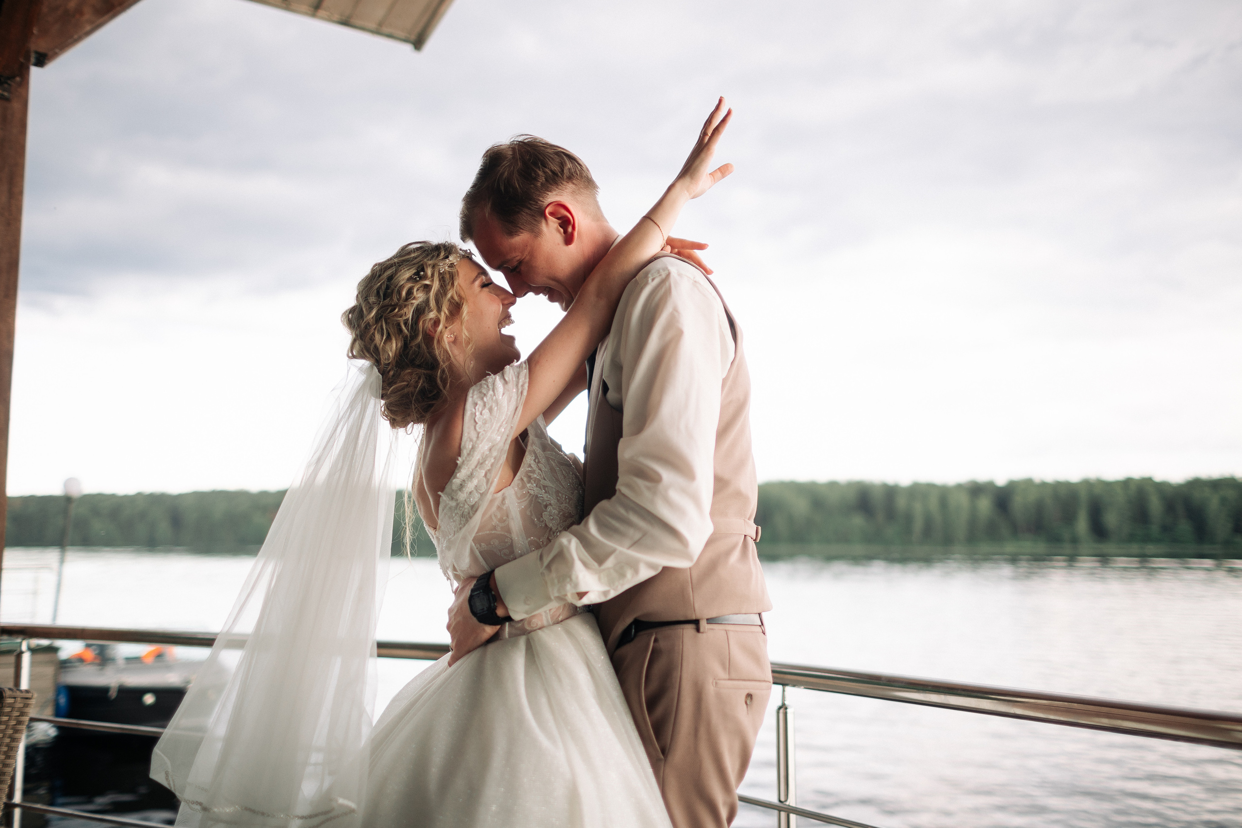 жених с невестой эмоции павлинский иваново