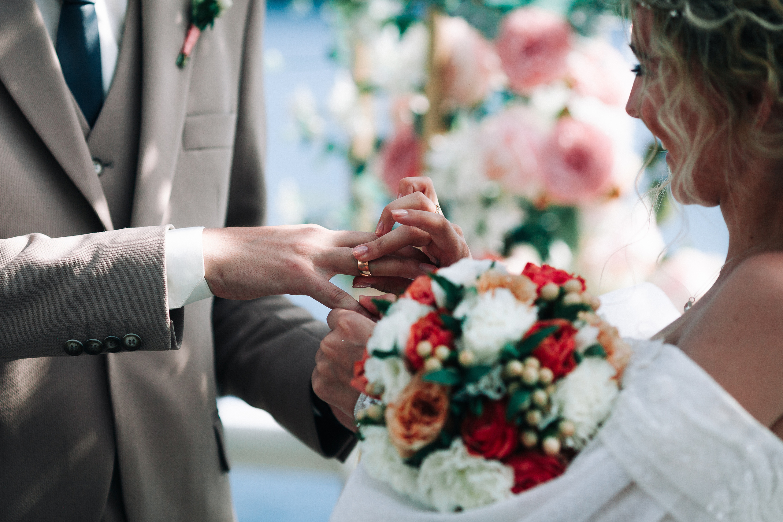 обмениваются кольцами свадьба красивая фотография павлинский иваново