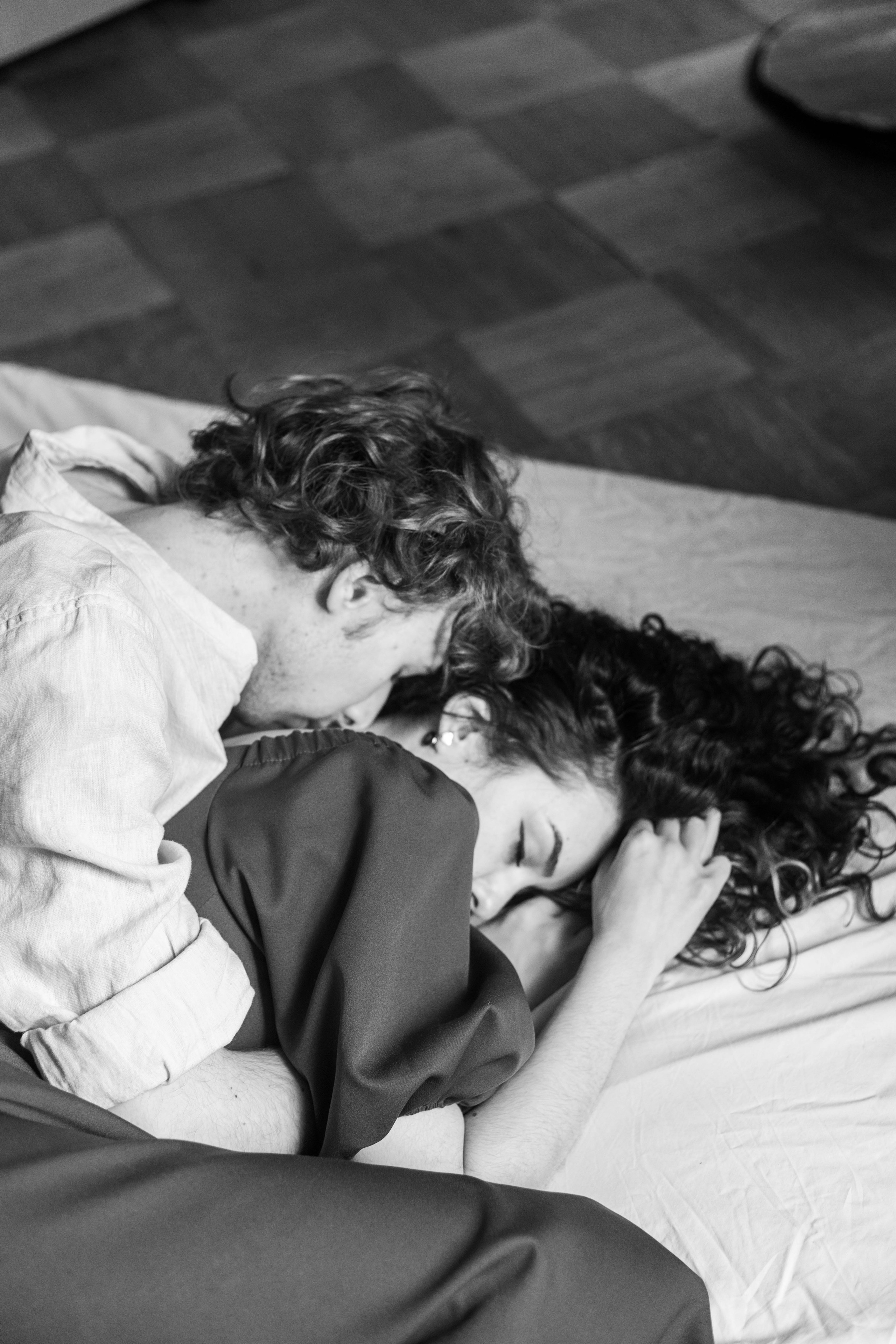  Чёрно-белая съемка  Love story в Санкт-Петербурге,