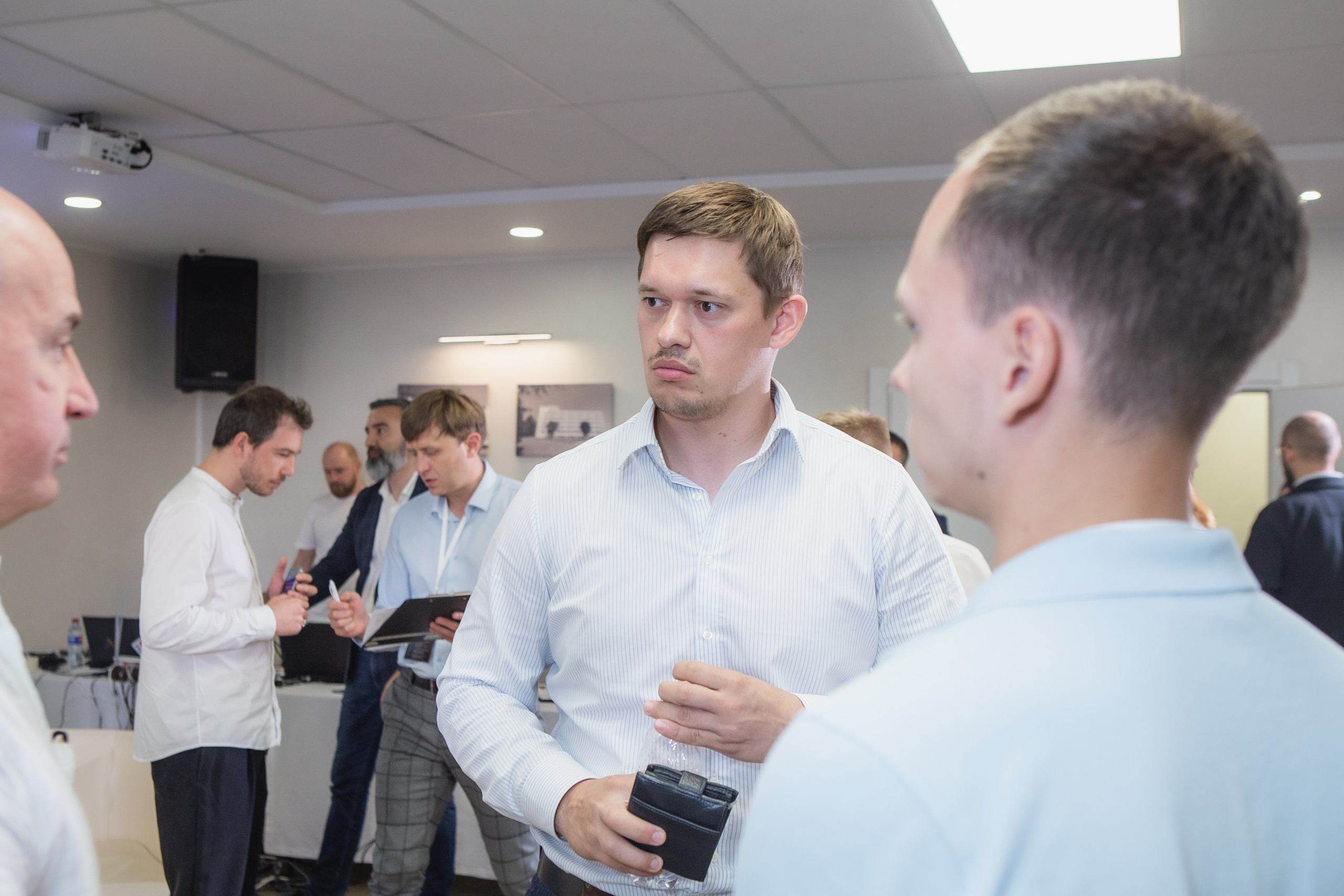 Репортаж с конференции GMC в Перми – фотографии. Репортажный фотограф в Перми Денис Голдобин