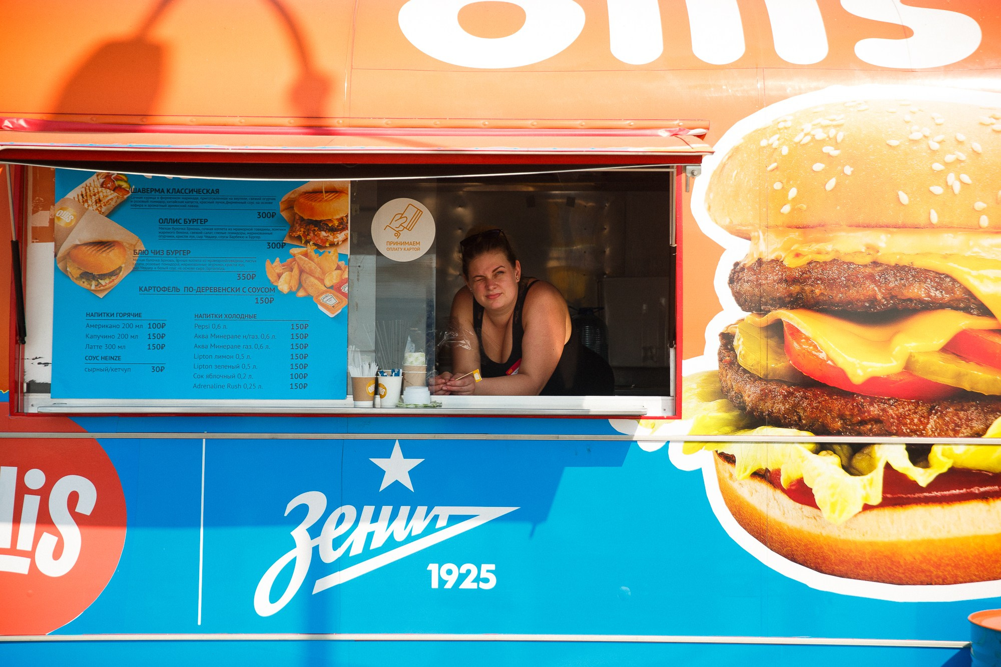 ФЕСТИВАЛЬ ВКОНТАКТЕ. Рабочая сторона — бизнес портрет и репортаж в Санкт-Петербурге