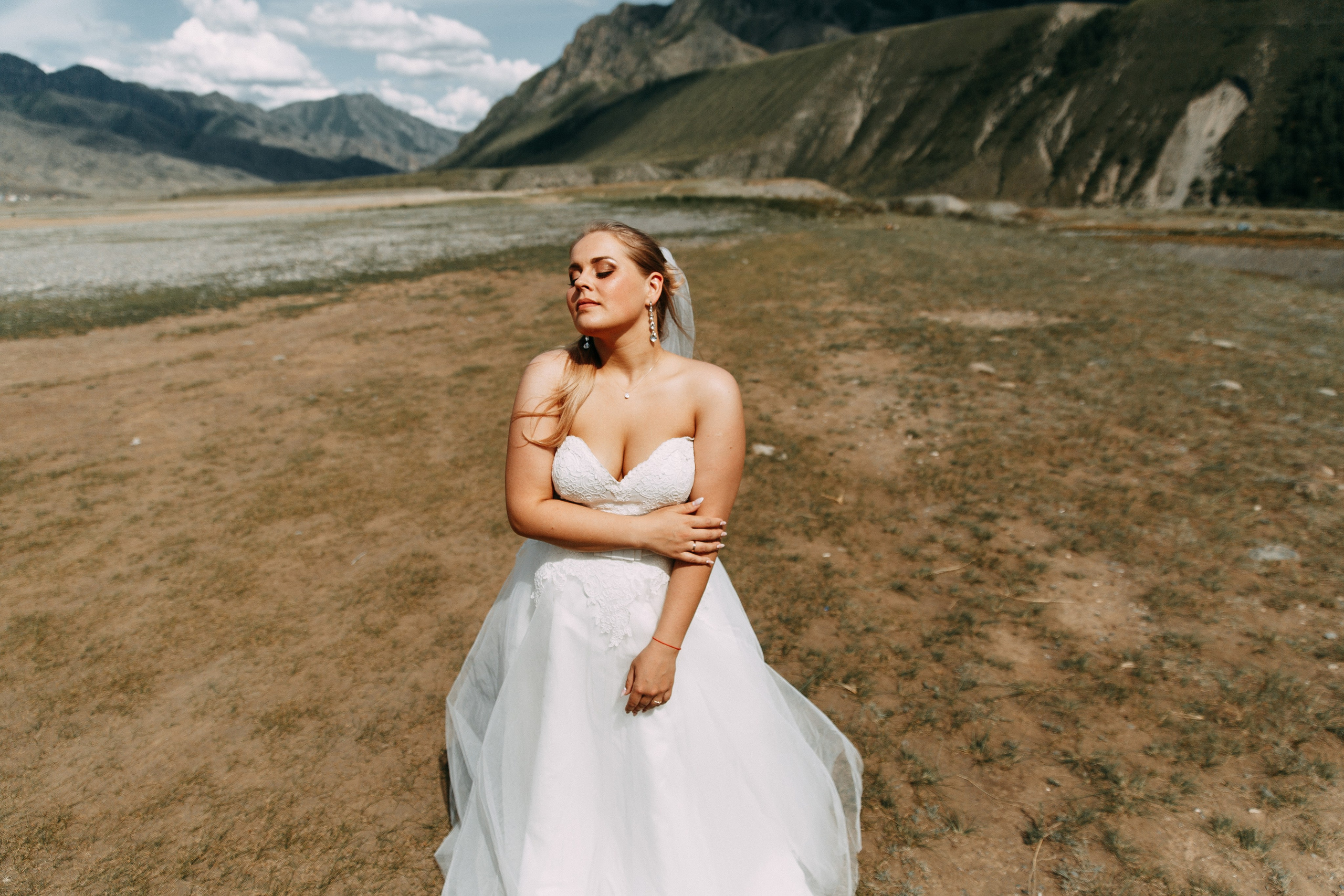 «Мы только что расписались и едем в свадебное путешествие. Будем в Ине». Фотограф Любовь Щербинина