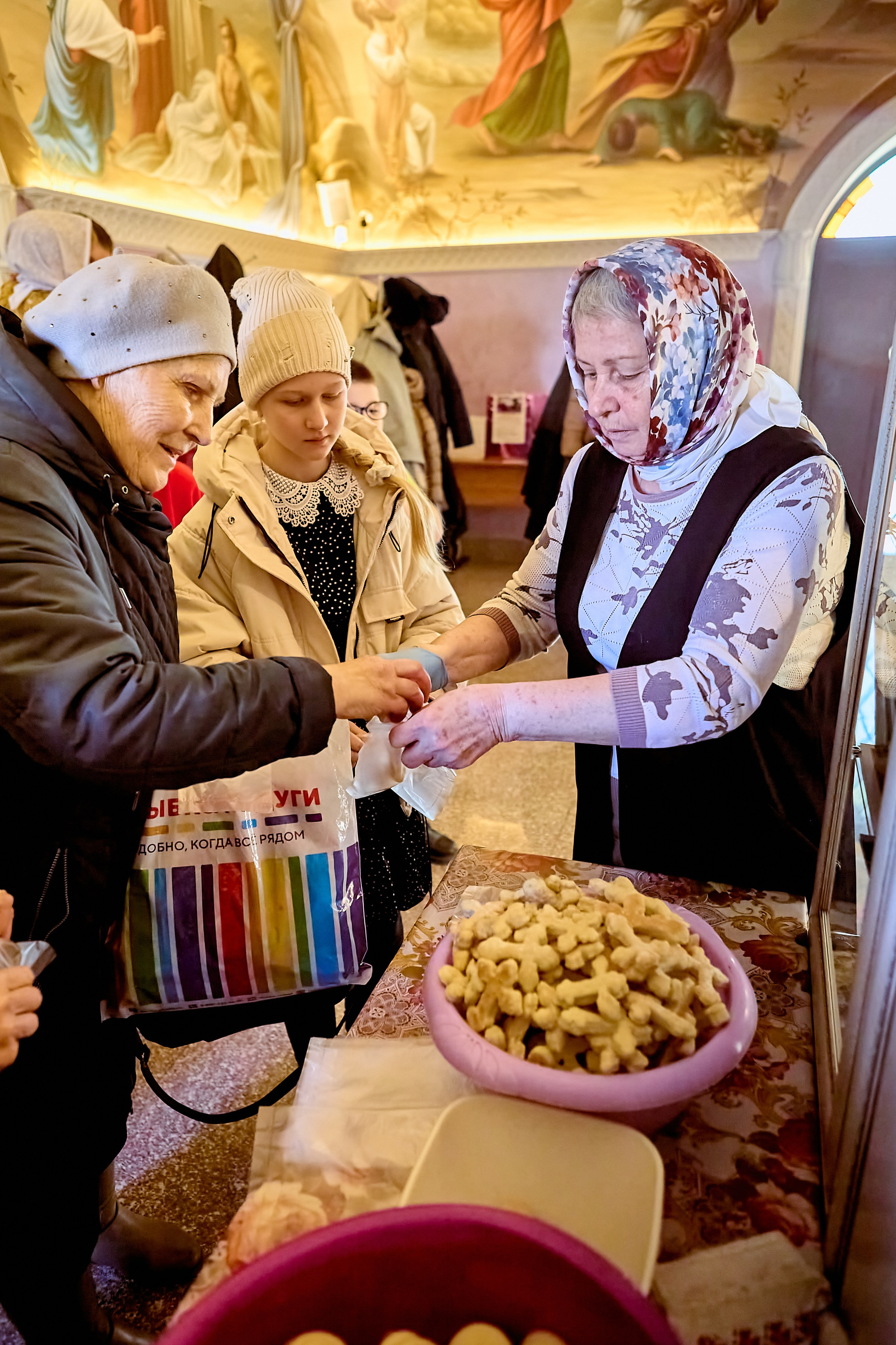 Фотографии Божественной Литургии в Неделю Крестопоклонную