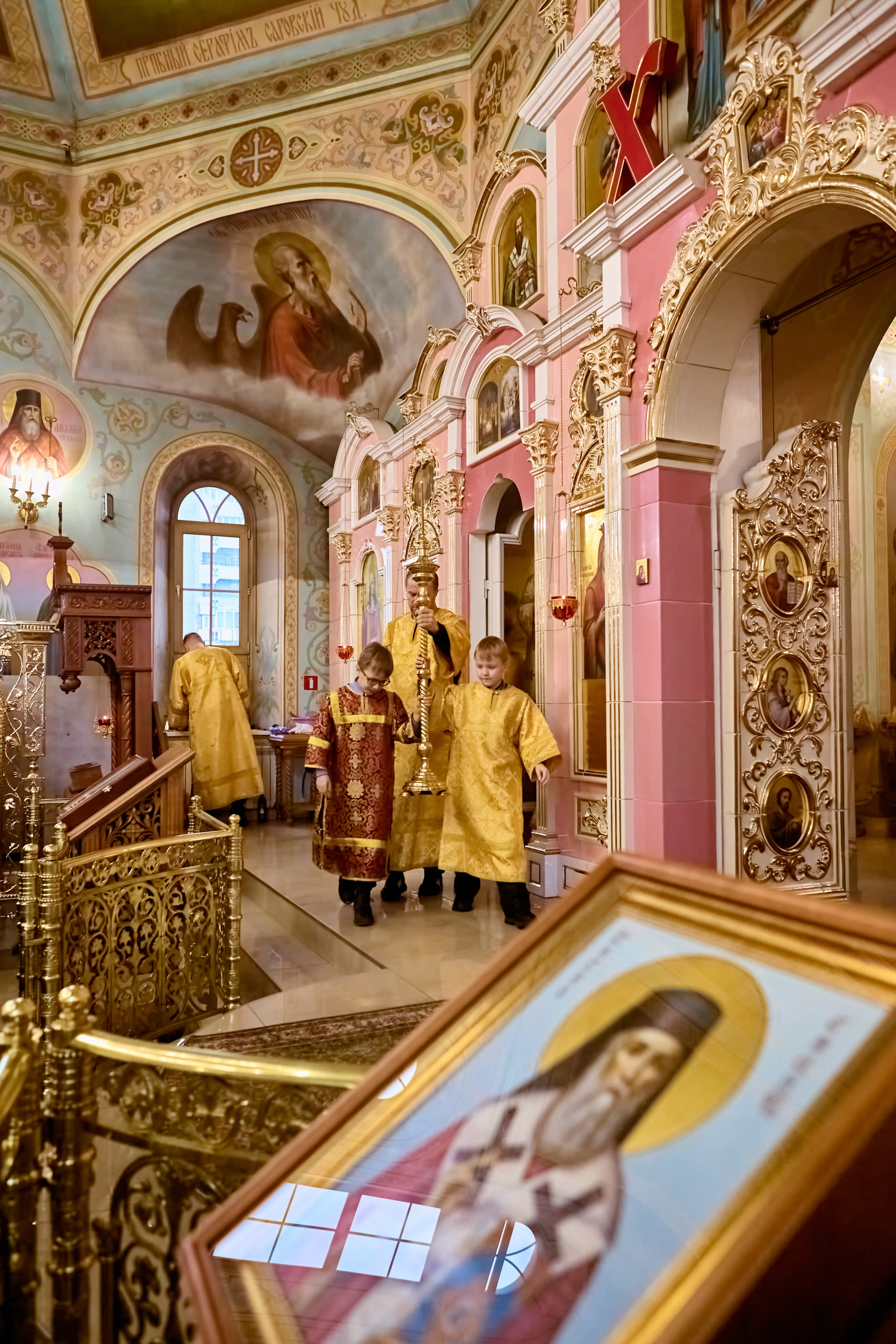 Выход с Евангелием на Праздник первой исповеди