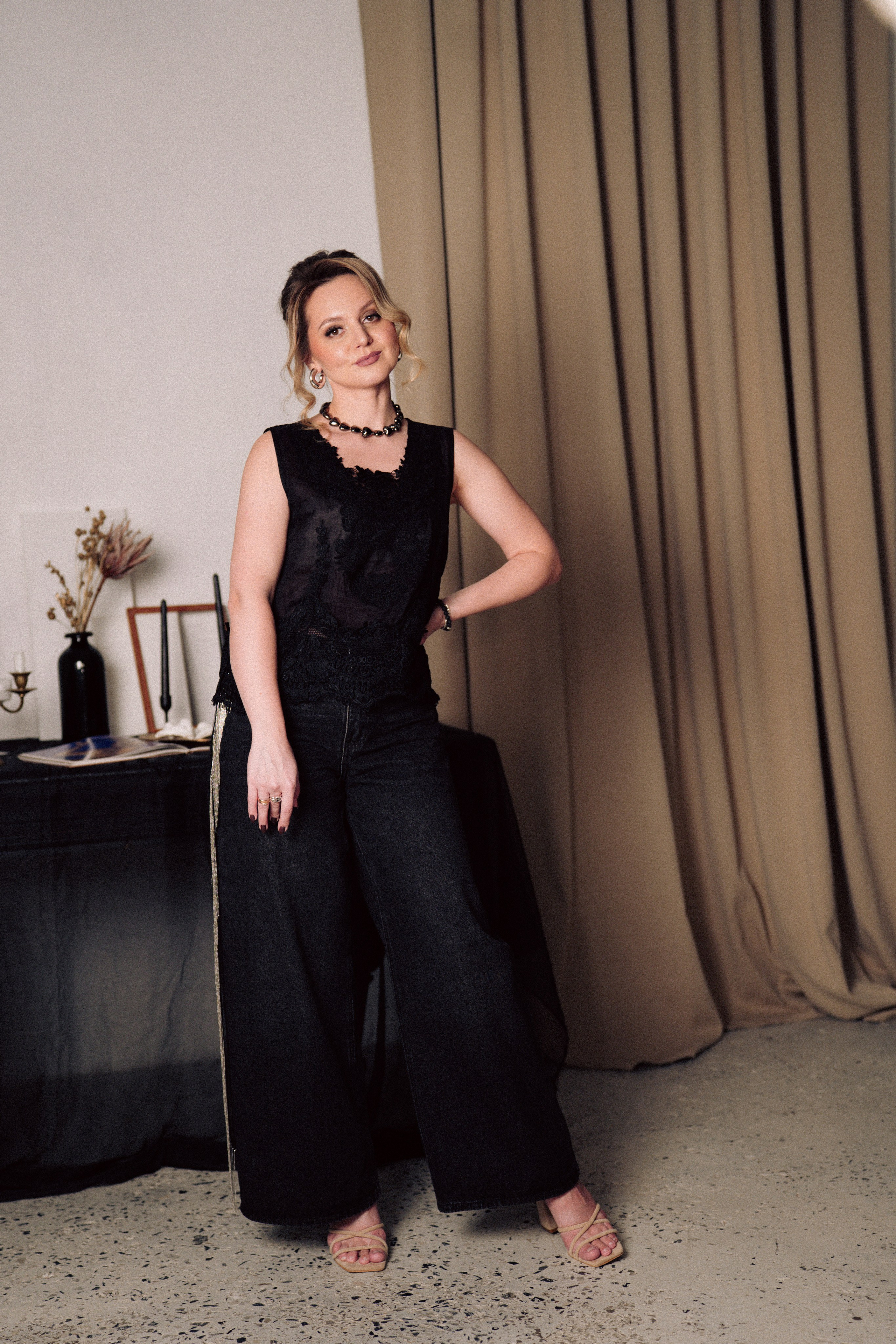 НОВОГОДНЯЯ ФОТОСЕСИИЯ В СТУДИИ ДЛЯ ДЕВУШКИ И ПРОГУЛКА ПО ЧЕРНЫШЕВСКОЙ. Профессиональный фотограф, Санкт-Петербург — Виктория Богомолова