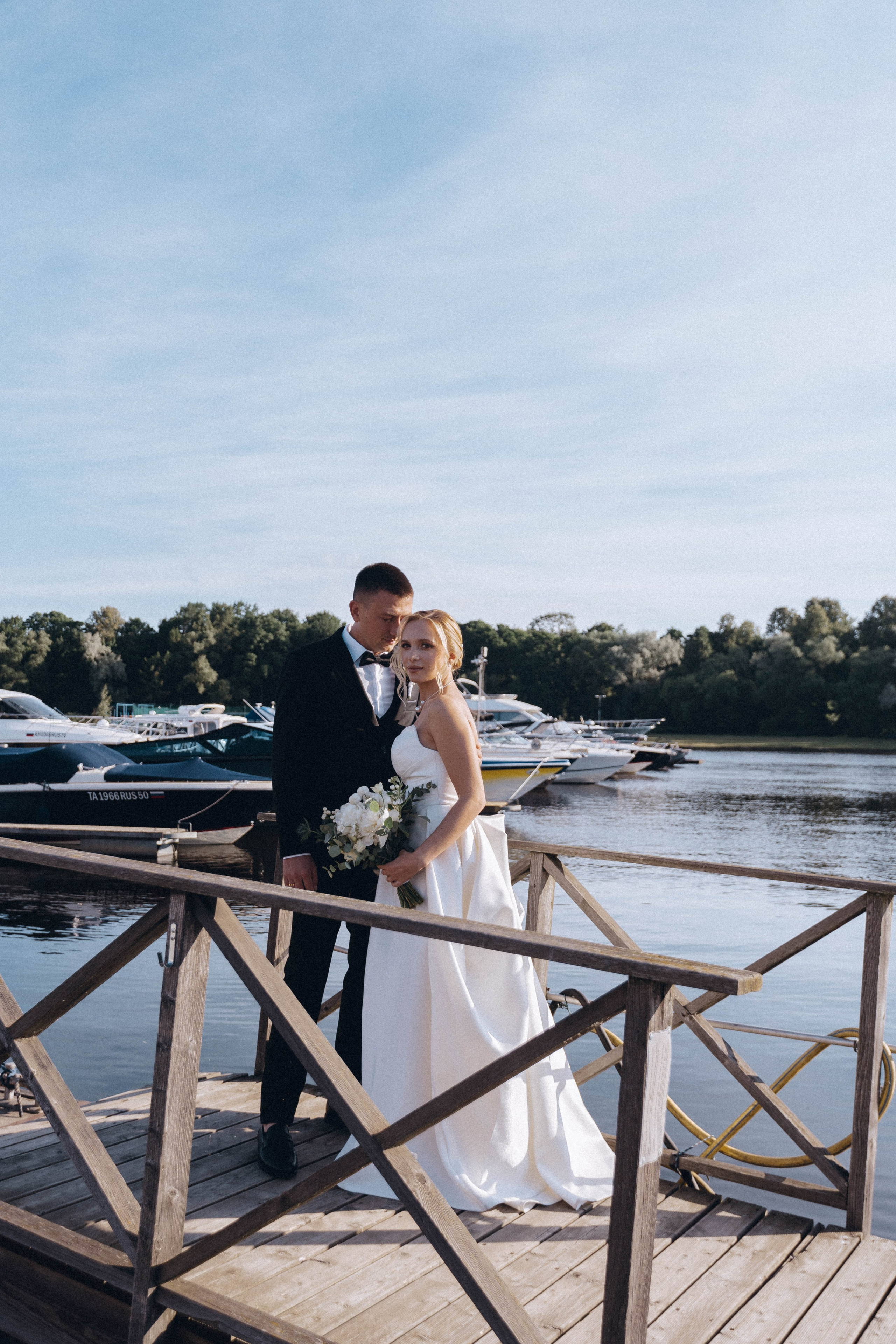 СВАДЕНБНАЯ СЬЕМКА НА КАТЕРЕ ПО КАНАЛАМ САНКТ-ПЕТЕРБУРГА И В АКВАТОРИИ НЕВЫ. Профессиональный фотограф, Санкт-Петербург — Виктория Богомолова