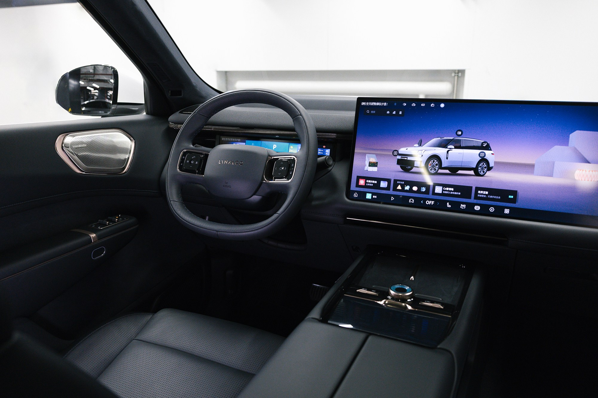 Lynk & Co 900 Ultra 2,0hyb 4WD AT (734 л. с.). Автосалон «Х-Авто»