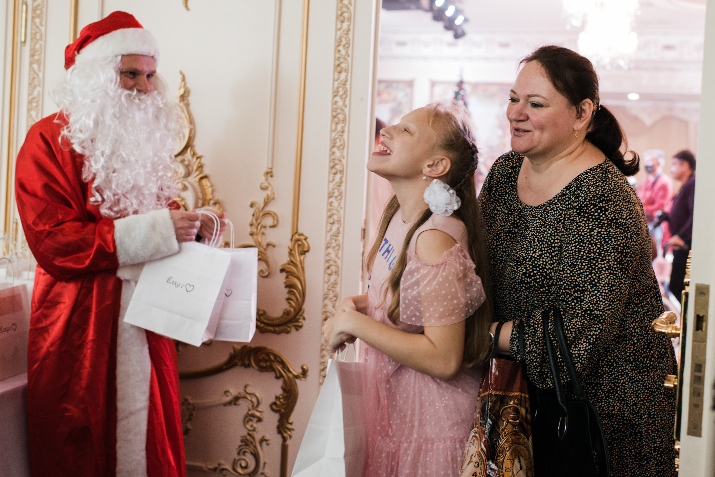 Ёлка с сердцем / Благотворительная ёлка для детей в Версале. Фотограф Алутера Ирина
