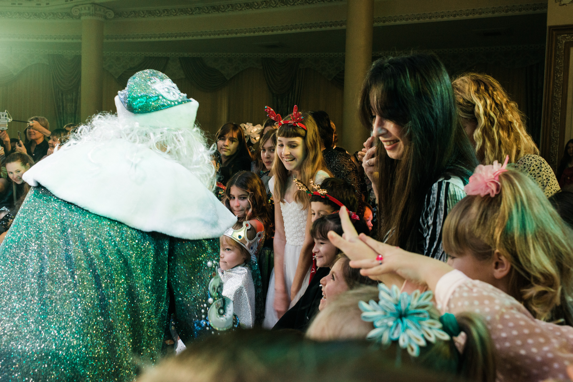 Ёлка с сердцем / Благотворительная ёлка для детей в Версале. Фотограф Алутера Ирина