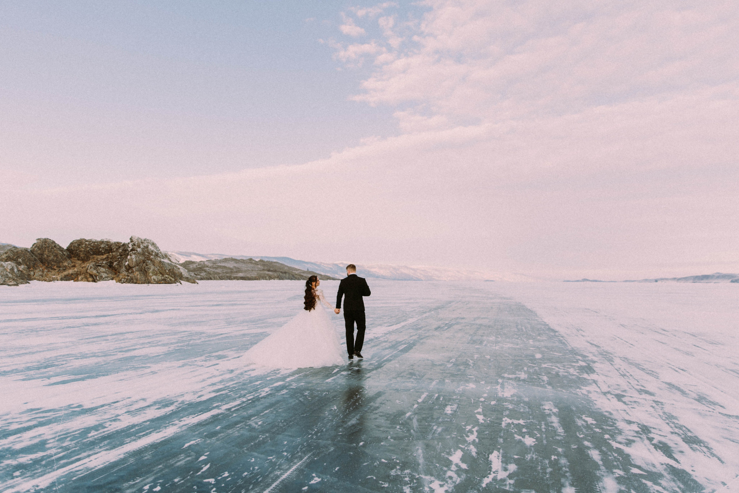 Свадебная зимняя съемка на Байкале. Главная
