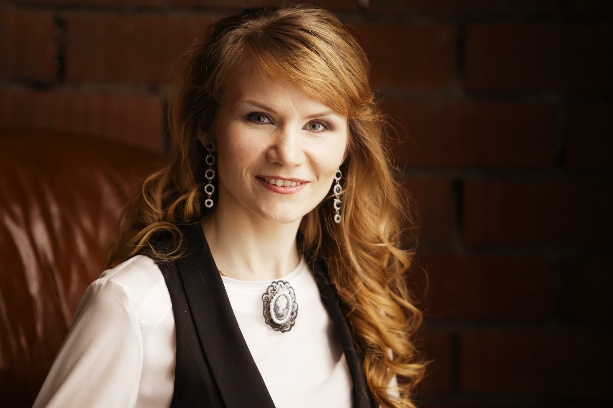 Съемка для двух сестер в студии. Фотографы в Москве Светлана Устинова и Сергей Грачев