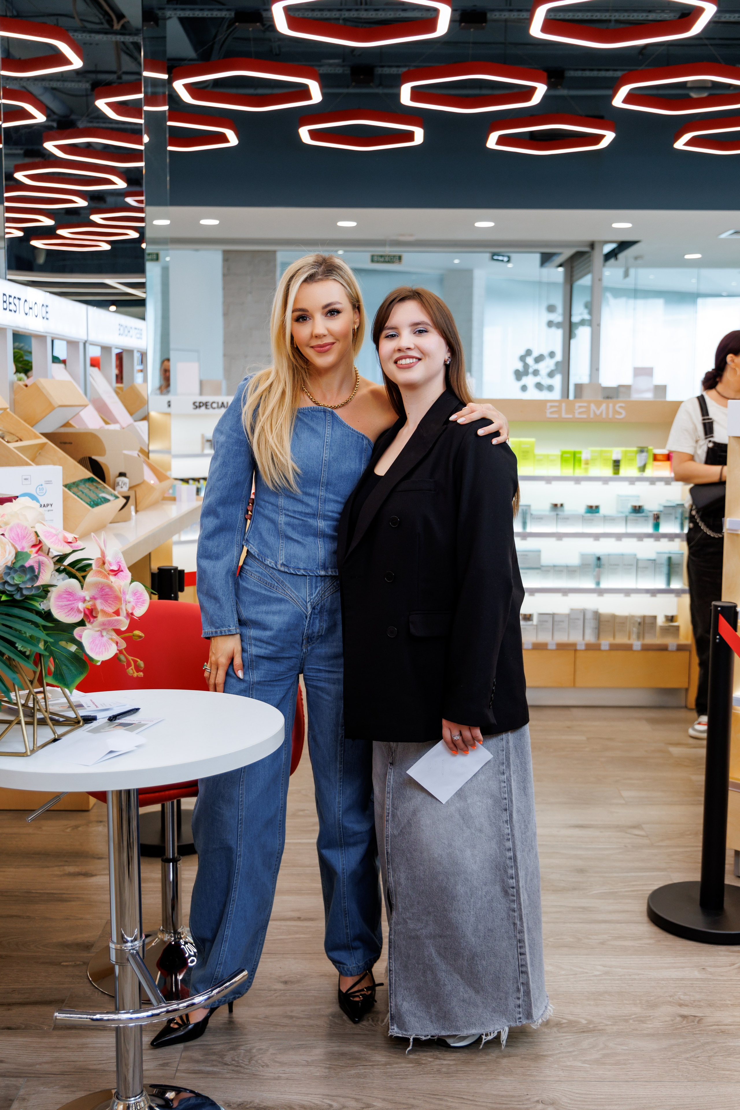 Юлианна Караулова в ETERNELLE 2024. Фотограф в Омске Валерия Крячко