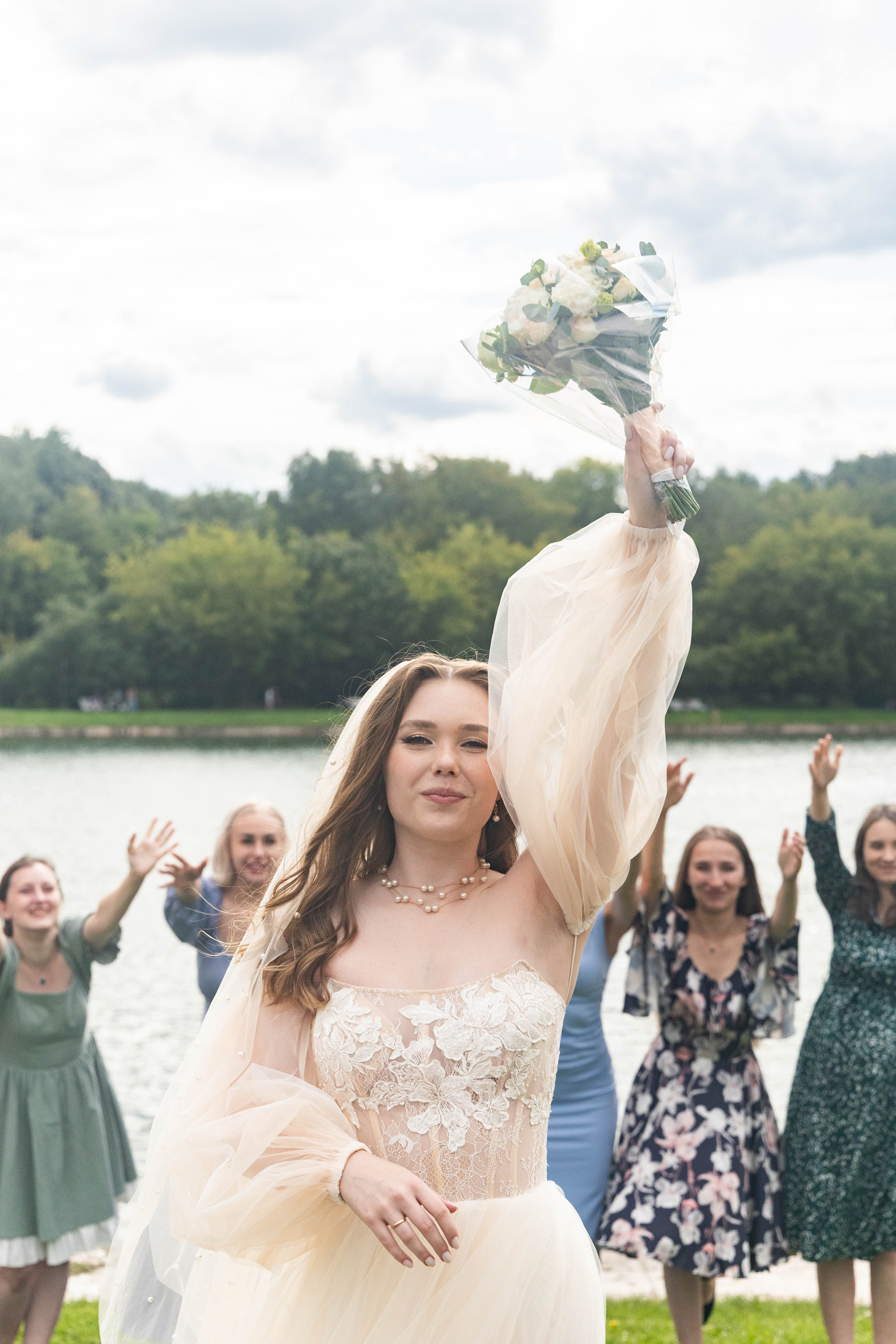 Свадебная фотосессия свадебный фотограф Татьяна Марсуверских свадебная фотопрогулка Москва Жуковский. Фотограф для маркетплейсов, фотоуслуги в Жуковском Татьяна Марсуверских