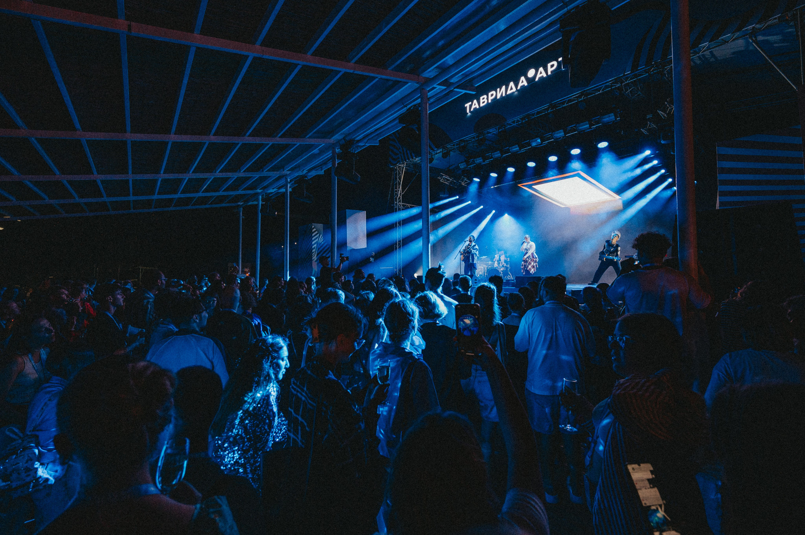 Репортажная съемка общего плана концертной площадки в Ростове-на-Дону