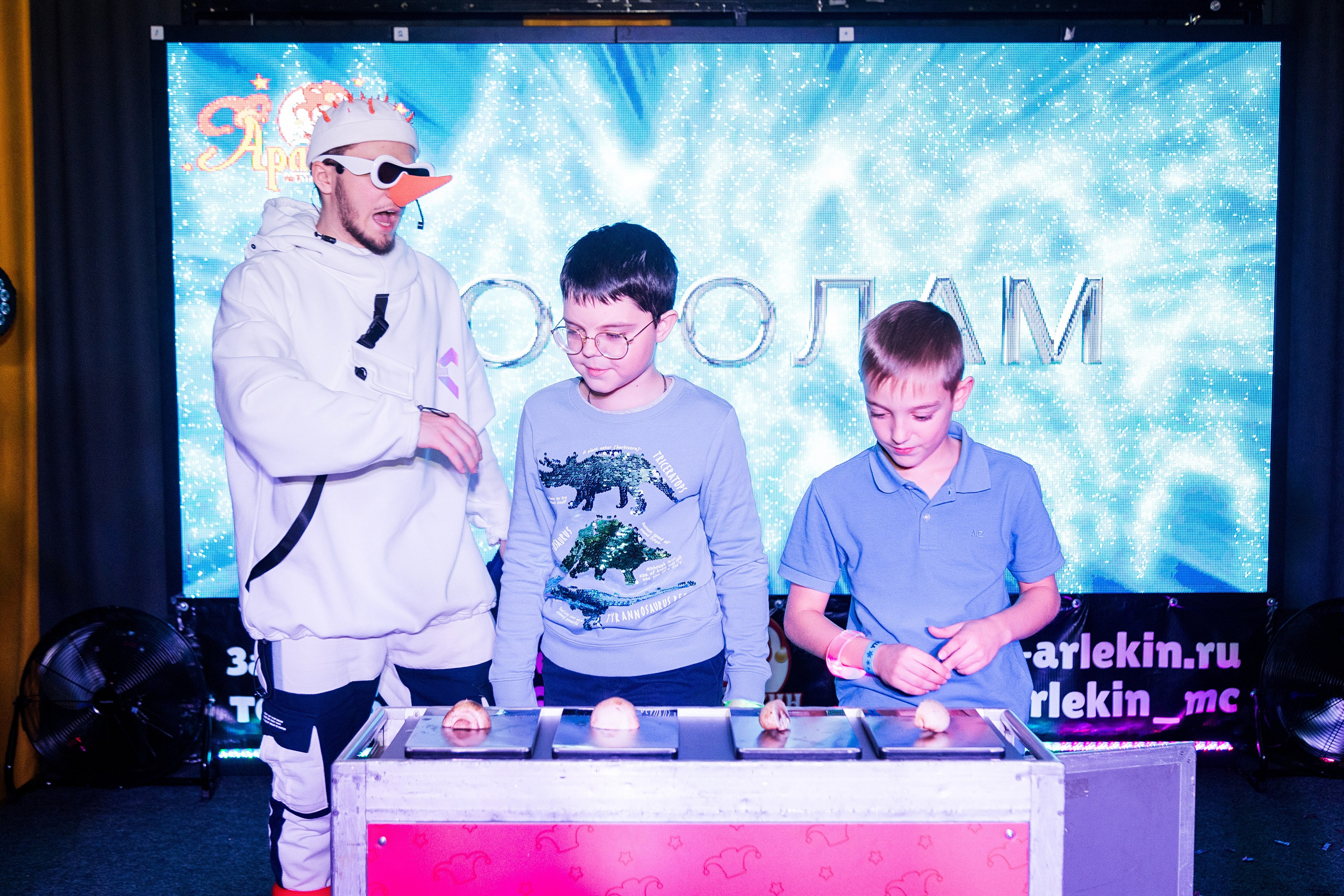 Новогодние утренники. Детский фотограф видеограф в Хабаровске Михаил Орлов