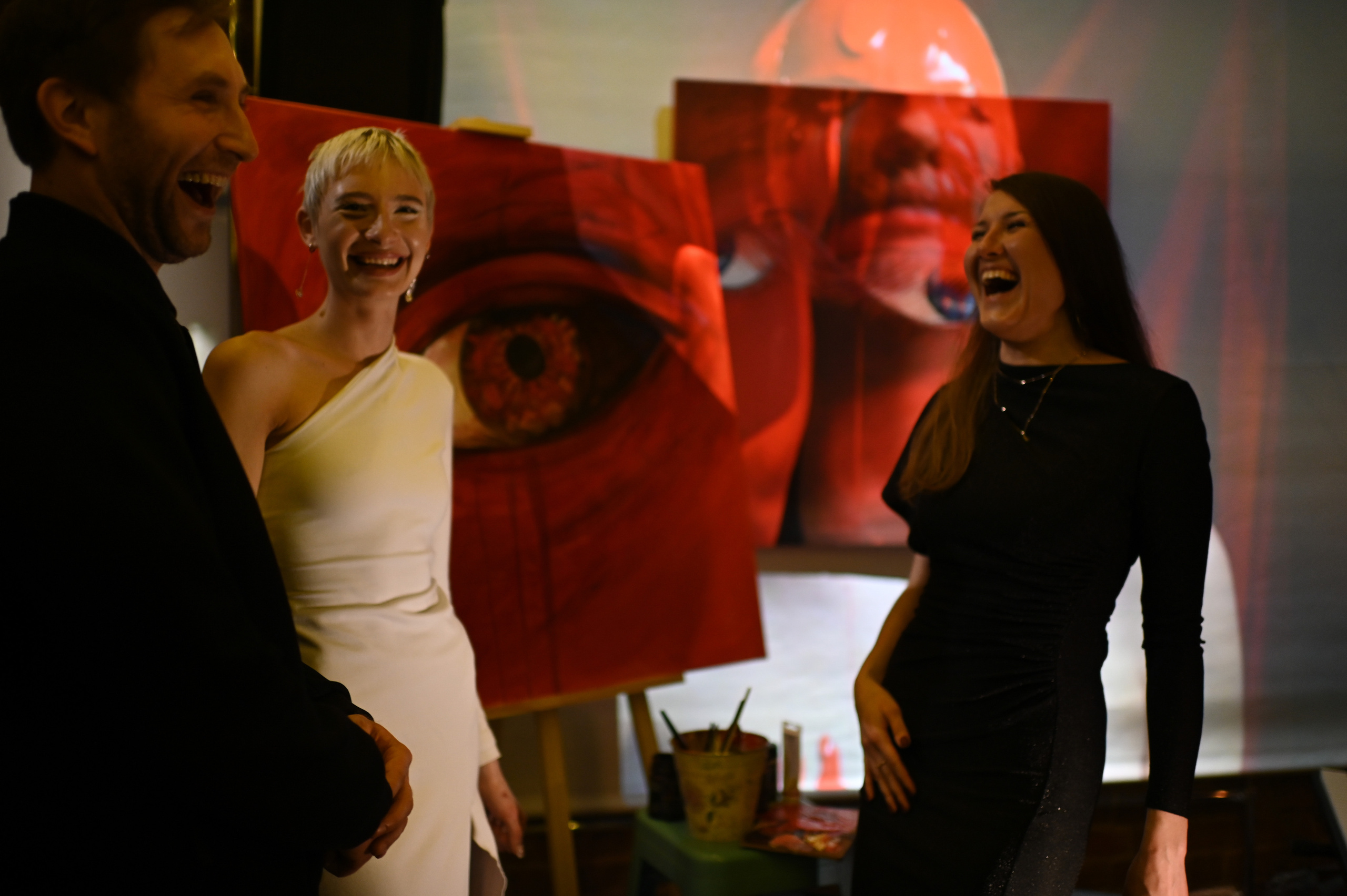 Выставка художницы Сони Тузовской. I AM — PHOTO | VIDEO | PRODUCTION