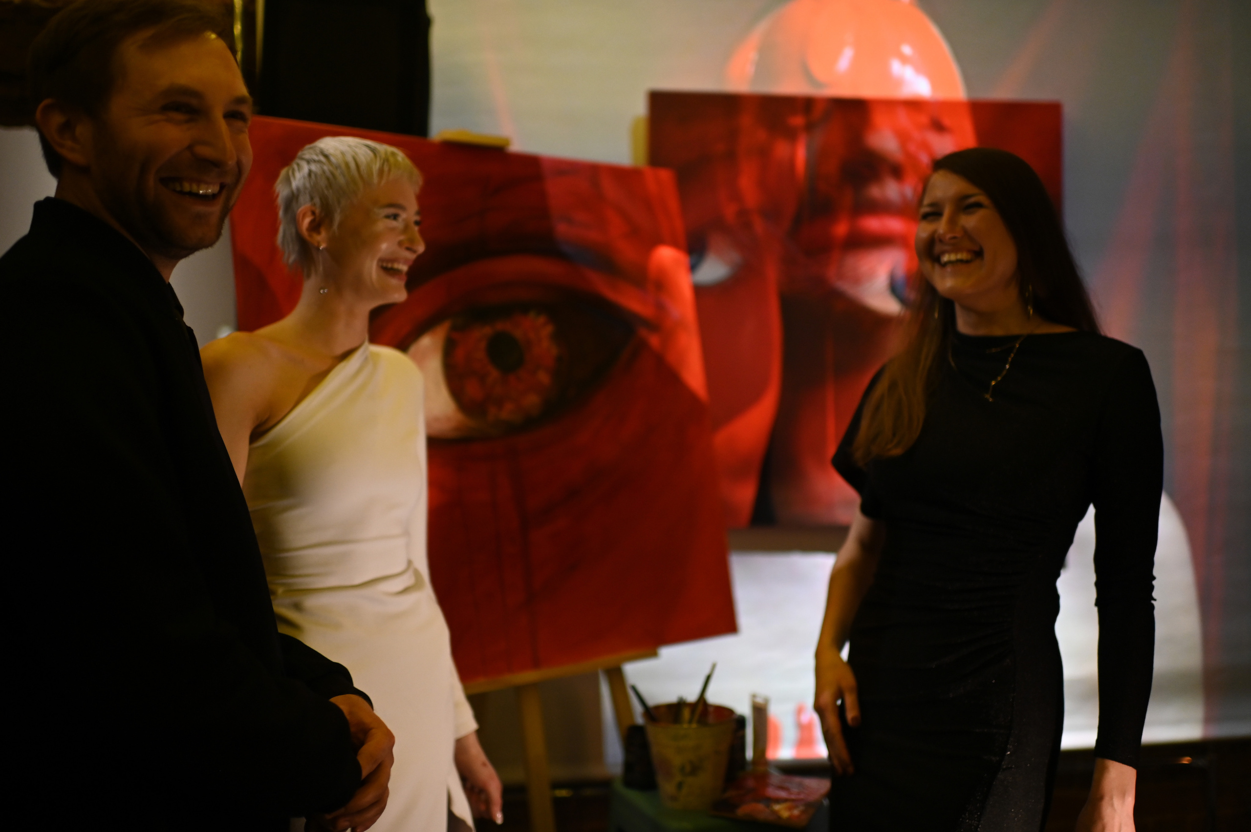 Выставка художницы Сони Тузовской. I AM — PHOTO | VIDEO | PRODUCTION