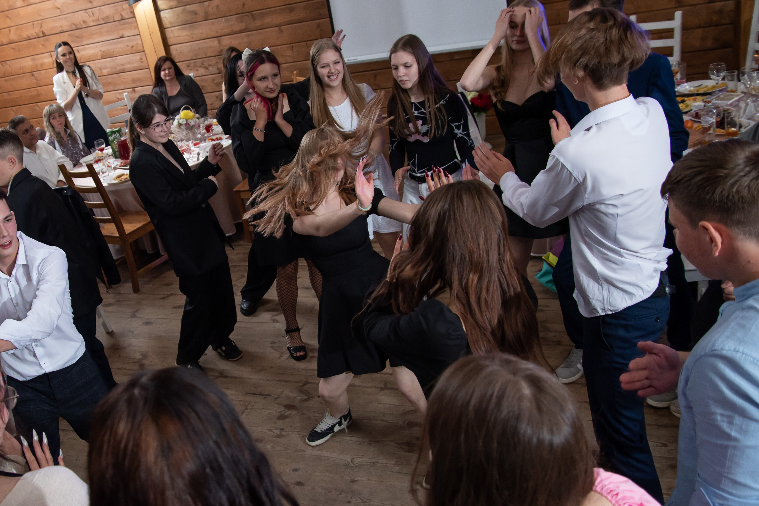 Школьные выпускные. Фотограф Мальцева Евгения