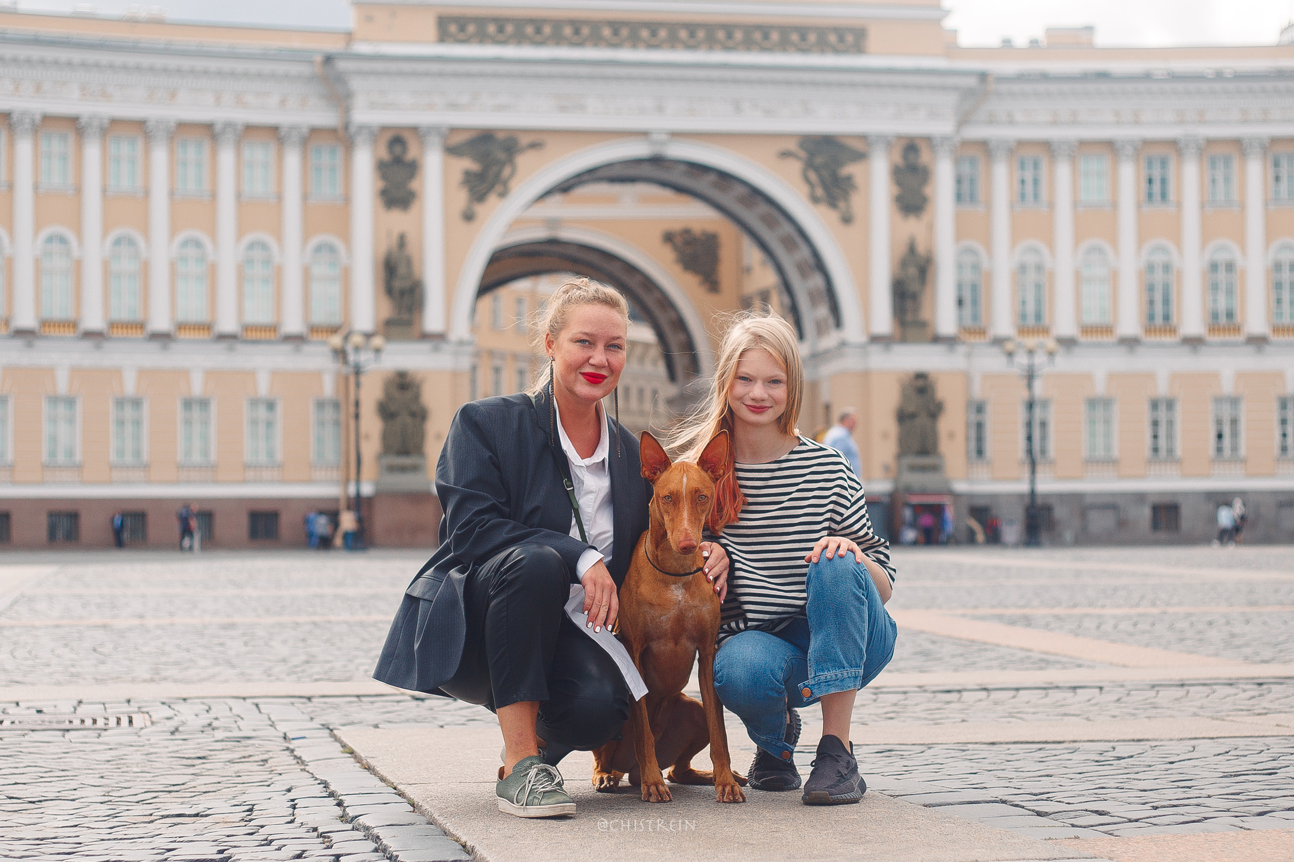 Арина и Гриффин в центре Питера. Фотограф-анималист Наталия Чистюхина в г. Сосновый Бор и ЛО