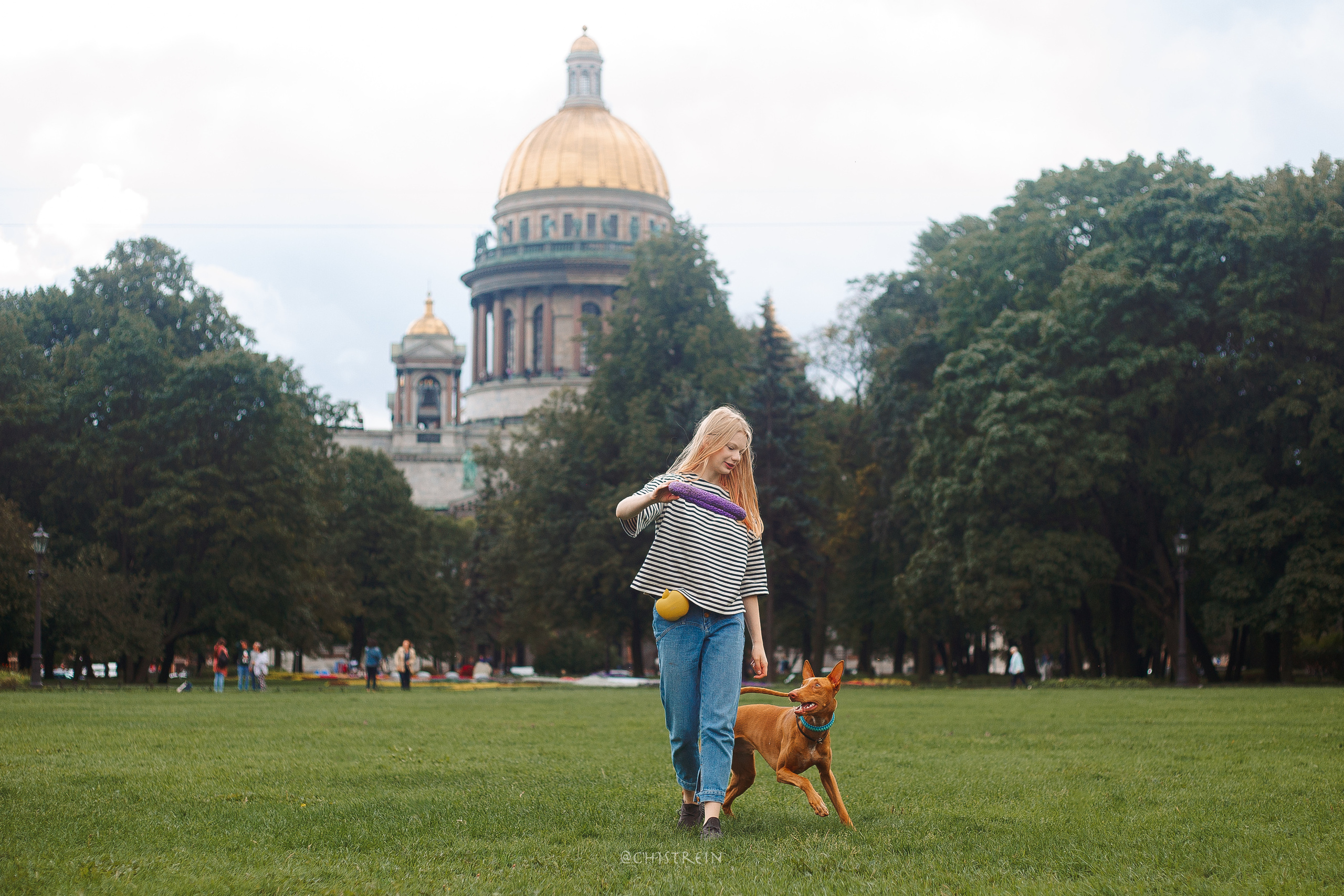 Арина и Гриффин в центре Питера. Фотограф-анималист Наталия Чистюхина в г. Сосновый Бор и ЛО