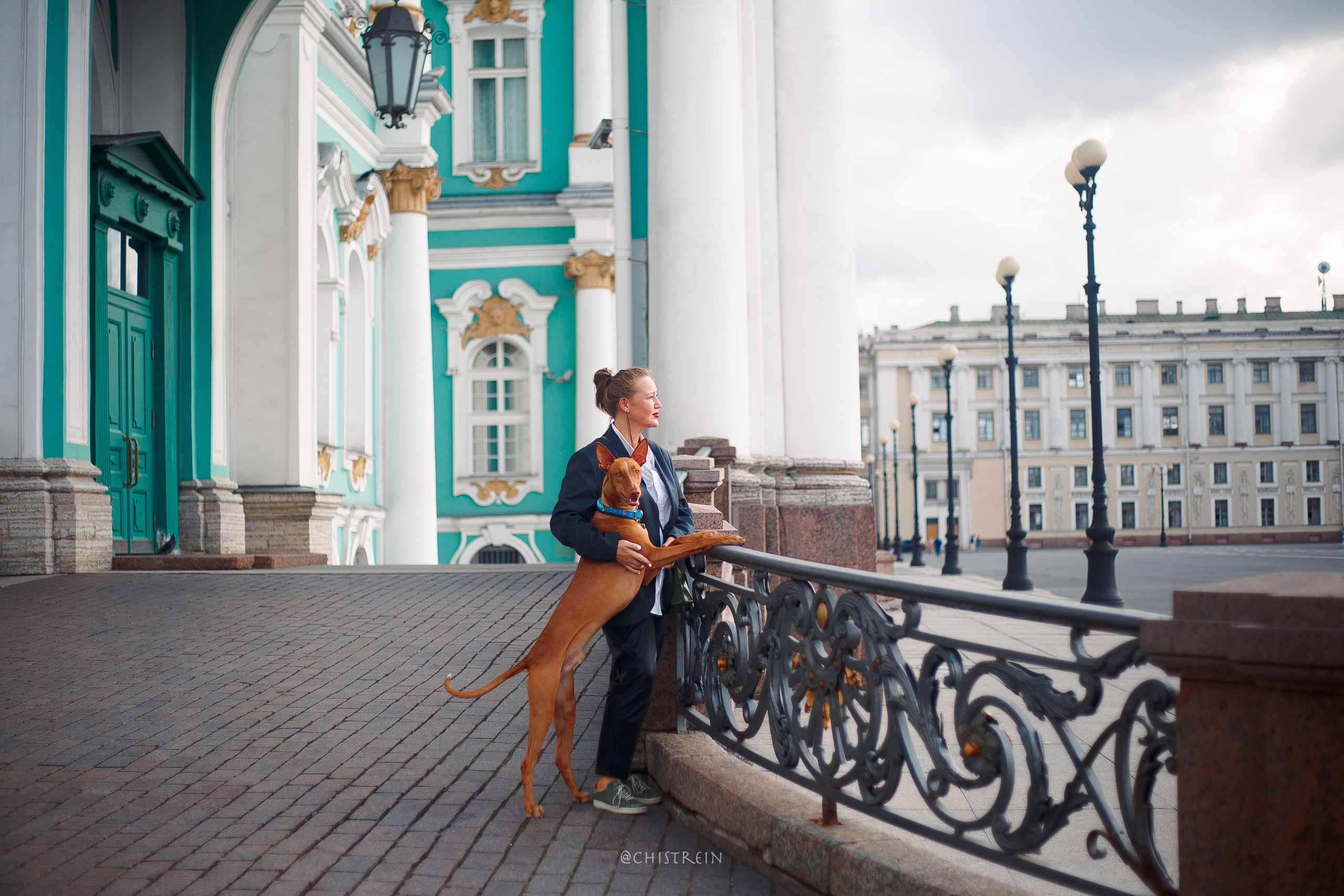 Арина и Гриффин в центре Питера. Фотограф-анималист Наталия Чистюхина в г. Сосновый Бор и ЛО