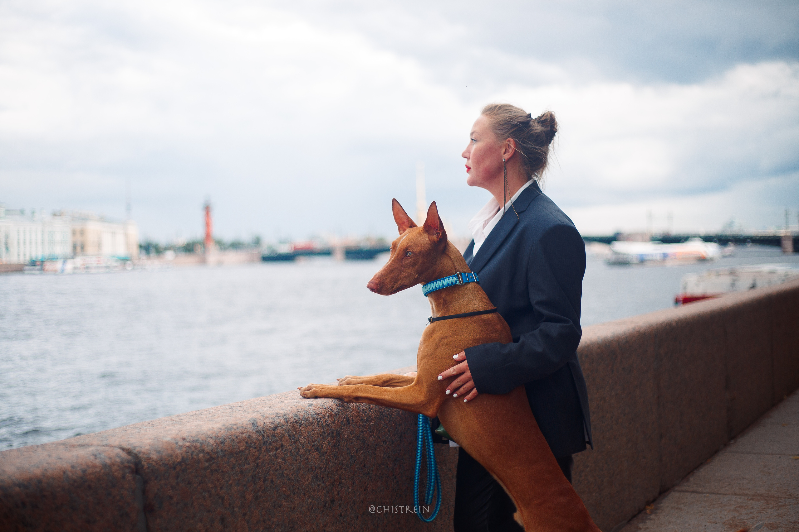Арина и Гриффин в центре Питера. Фотограф-анималист Наталия Чистюхина в г. Сосновый Бор и ЛО