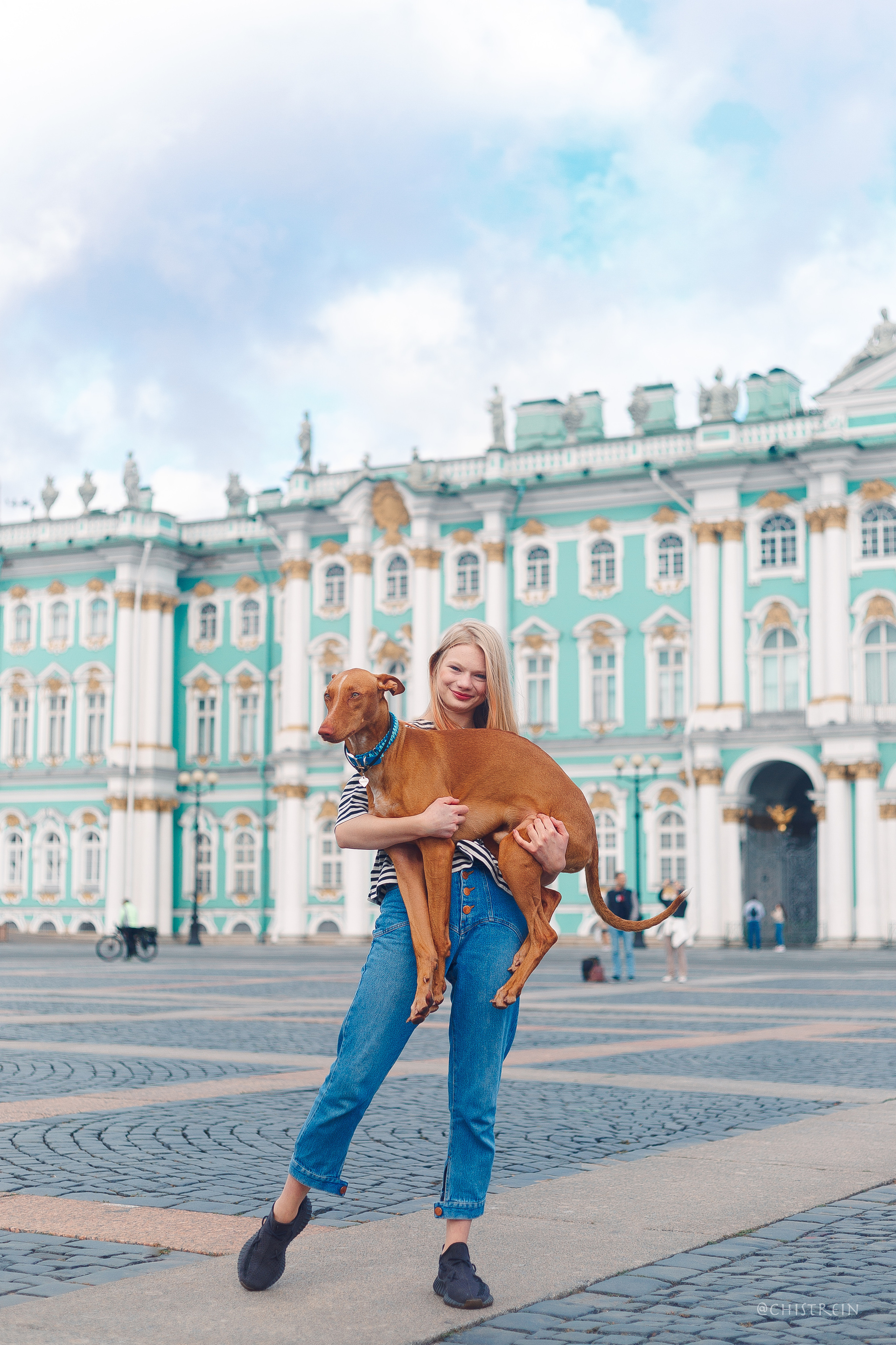 Арина и Гриффин в центре Питера. Фотограф-анималист Наталия Чистюхина в г. Сосновый Бор и ЛО