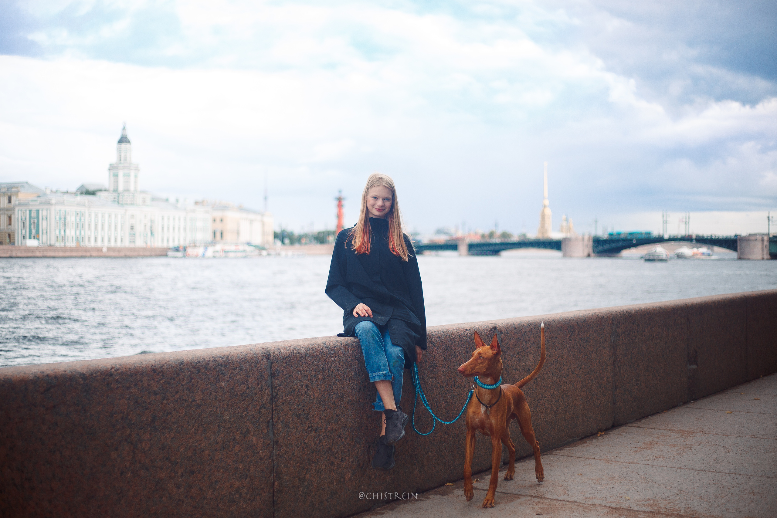 Арина и Гриффин в центре Питера. Фотограф-анималист Наталия Чистюхина в г. Сосновый Бор и ЛО