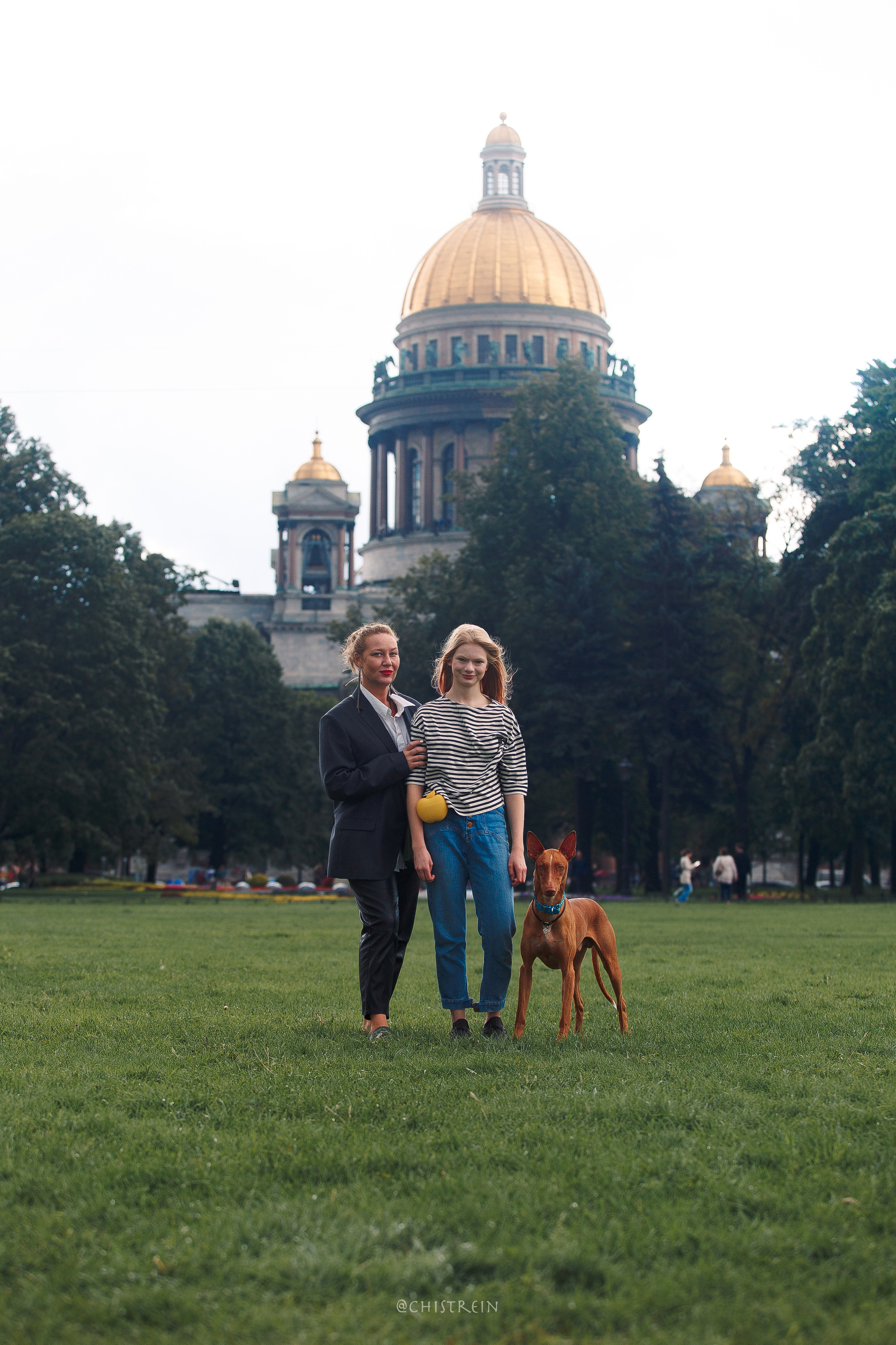 Арина и Гриффин в центре Питера. Фотограф-анималист Наталия Чистюхина в г. Сосновый Бор и ЛО