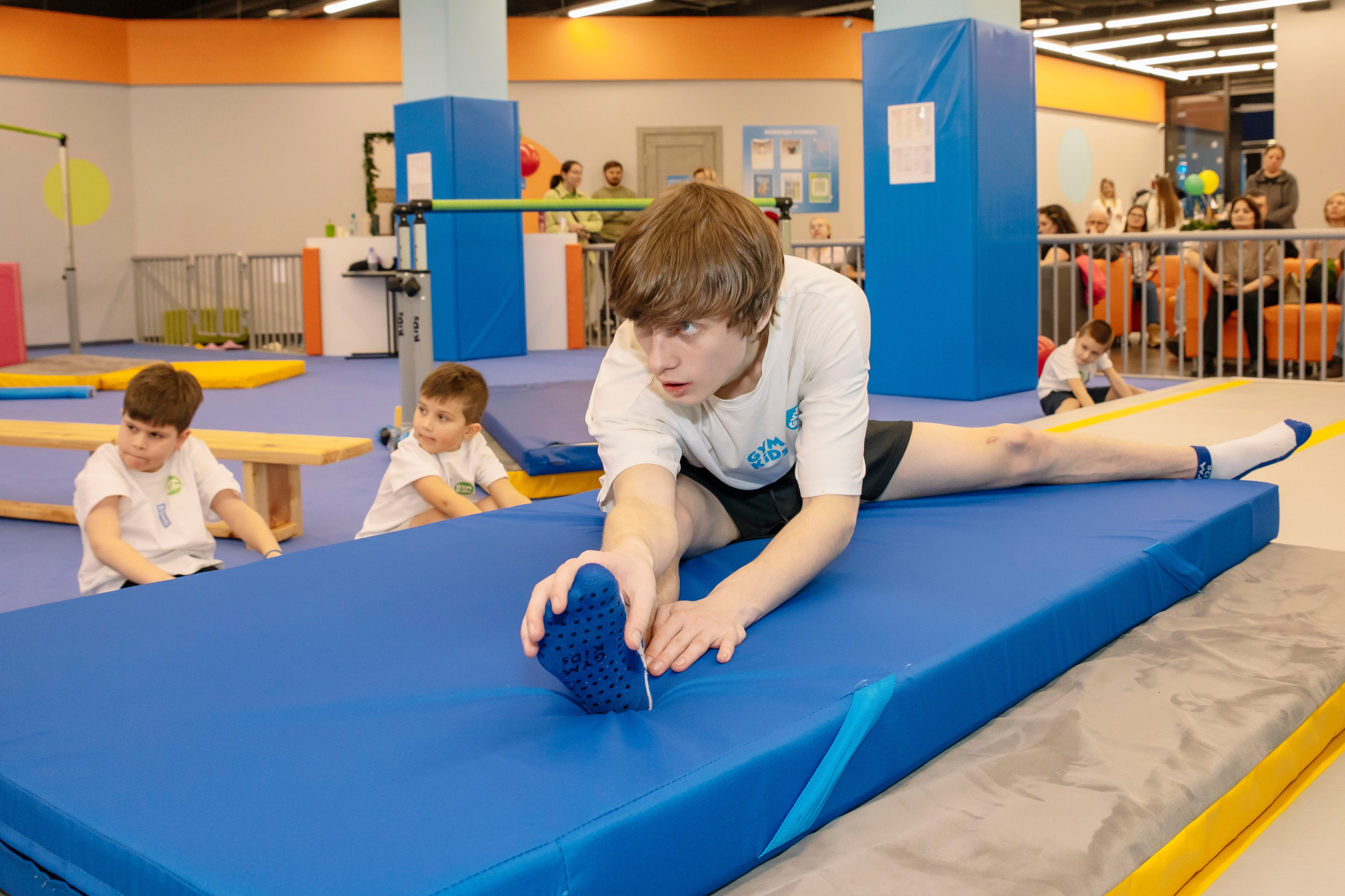 Соревнования по гимнастике в Gymkids Чертаново. Профессиональный фотограф в Москве | Заказать фотосессию и съемку