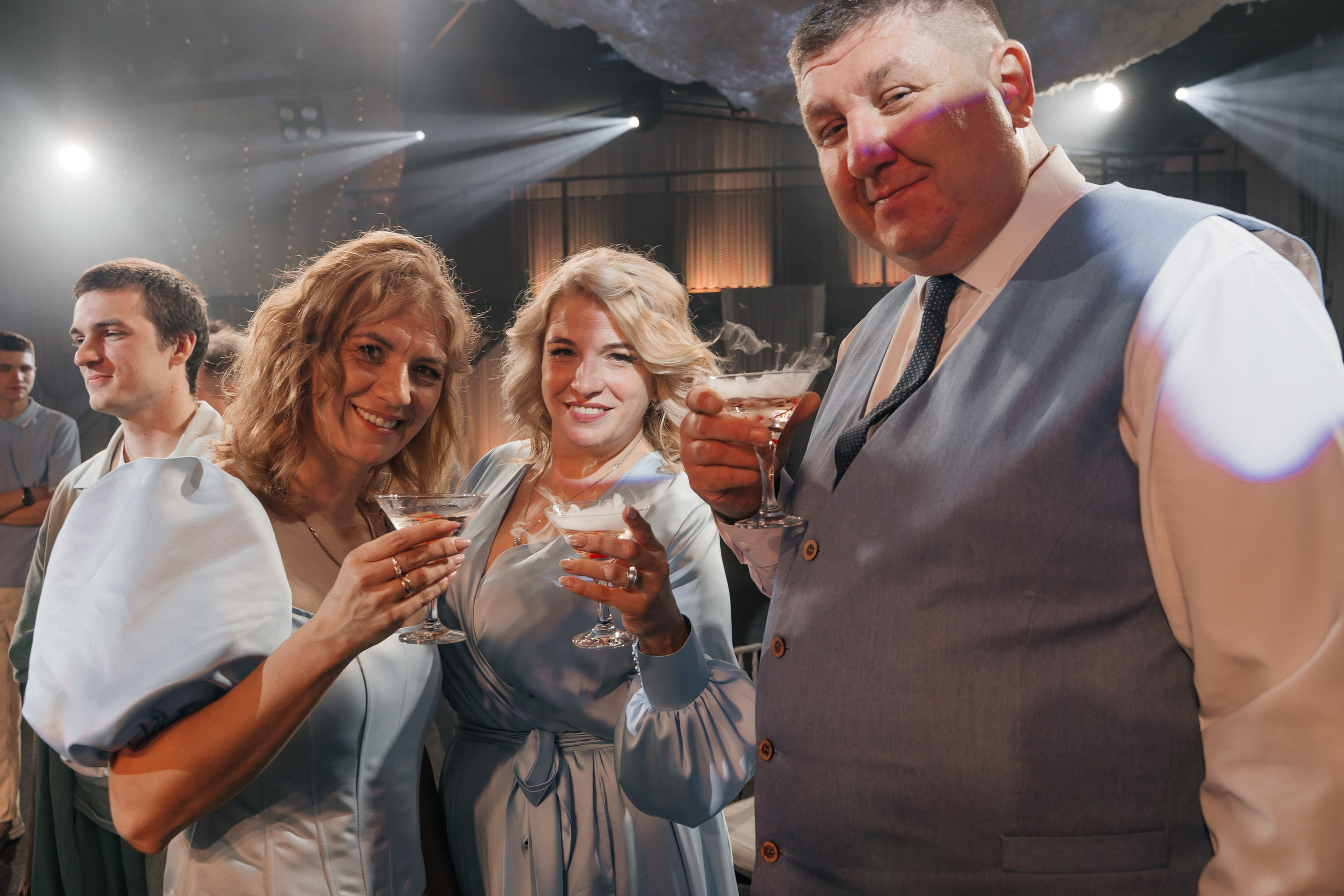 Wedding «Laugh and cry». Свадебные фотограф и видеограф Наталья и Анатолий Новиковы СПб