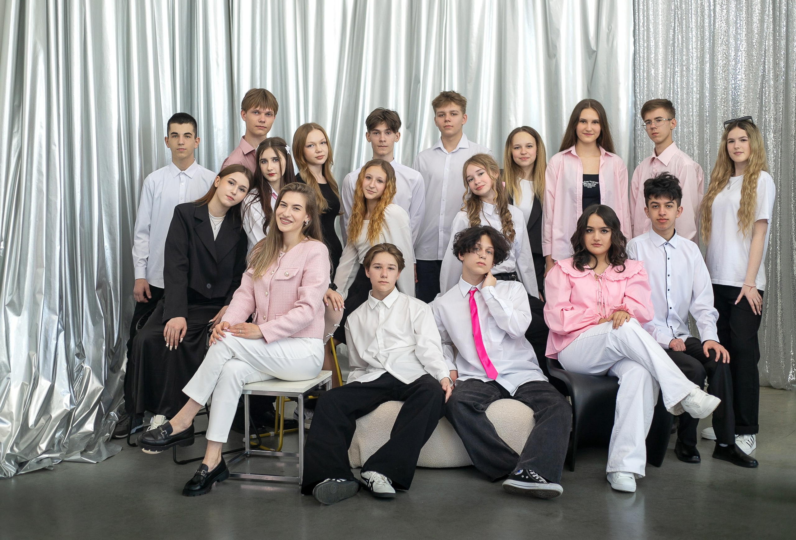 Акцент на розовый — 9 класс ВОЦ. Выпускные альбомы Воронеж от Веры Соколовой