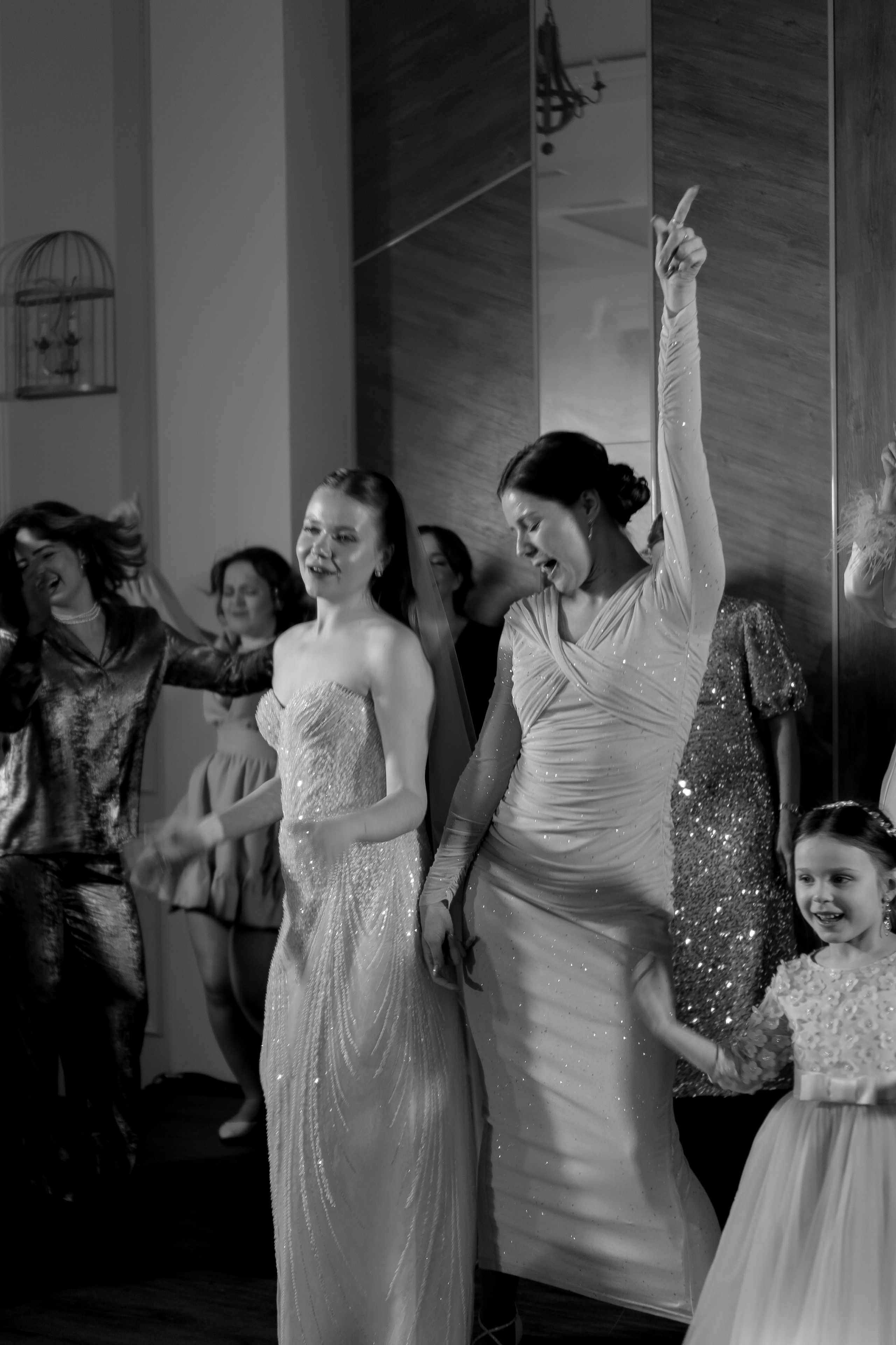 СВАДЕБНАЯ СЬЕМКА СБОРОВ В ОТЕЛЕ И ВЫЕЗД НА ЦЕРЕМОНИЮ (СНЯТО В СИБИРЕ В НИЖНЕВАРТОВСКЕ). Профессиональный фотограф, Санкт-Петербург — Виктория Богомолова