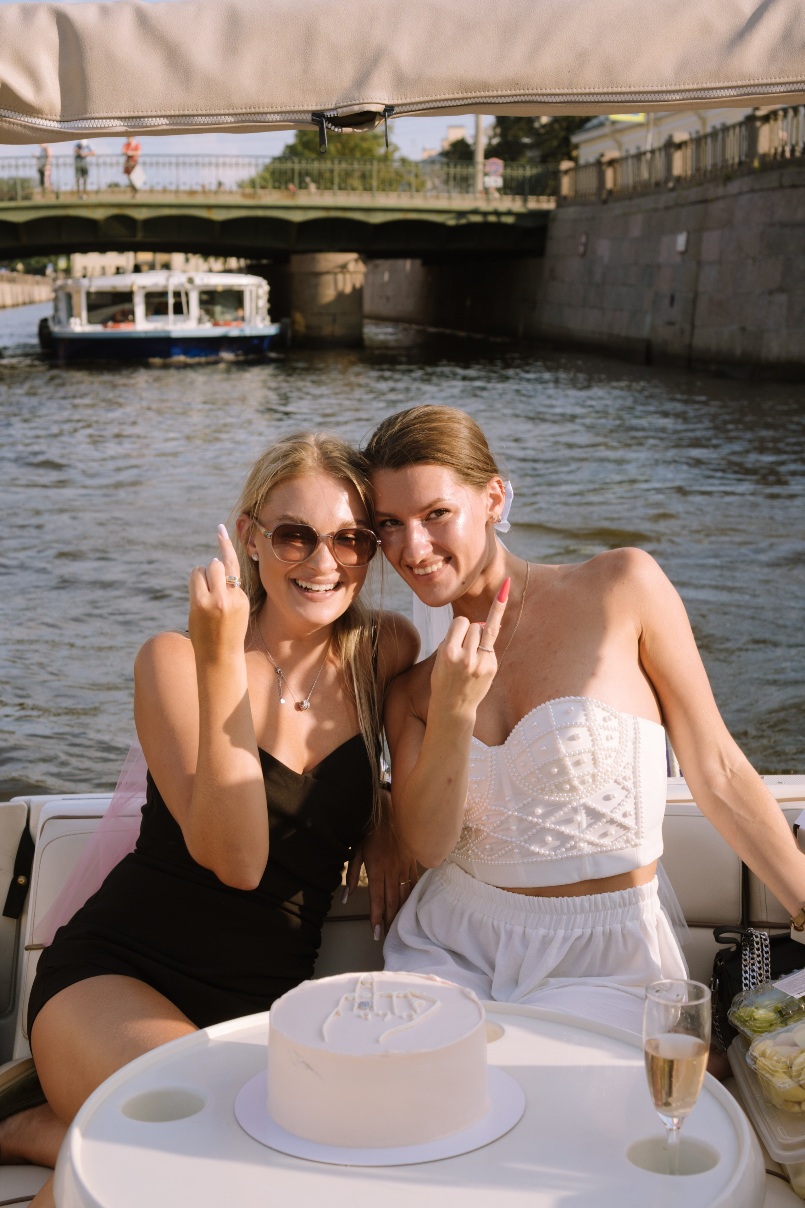 ДЕВИЧНИК НА КАТЕРЕ. Профессиональный фотограф, Санкт-Петербург — Виктория Богомолова