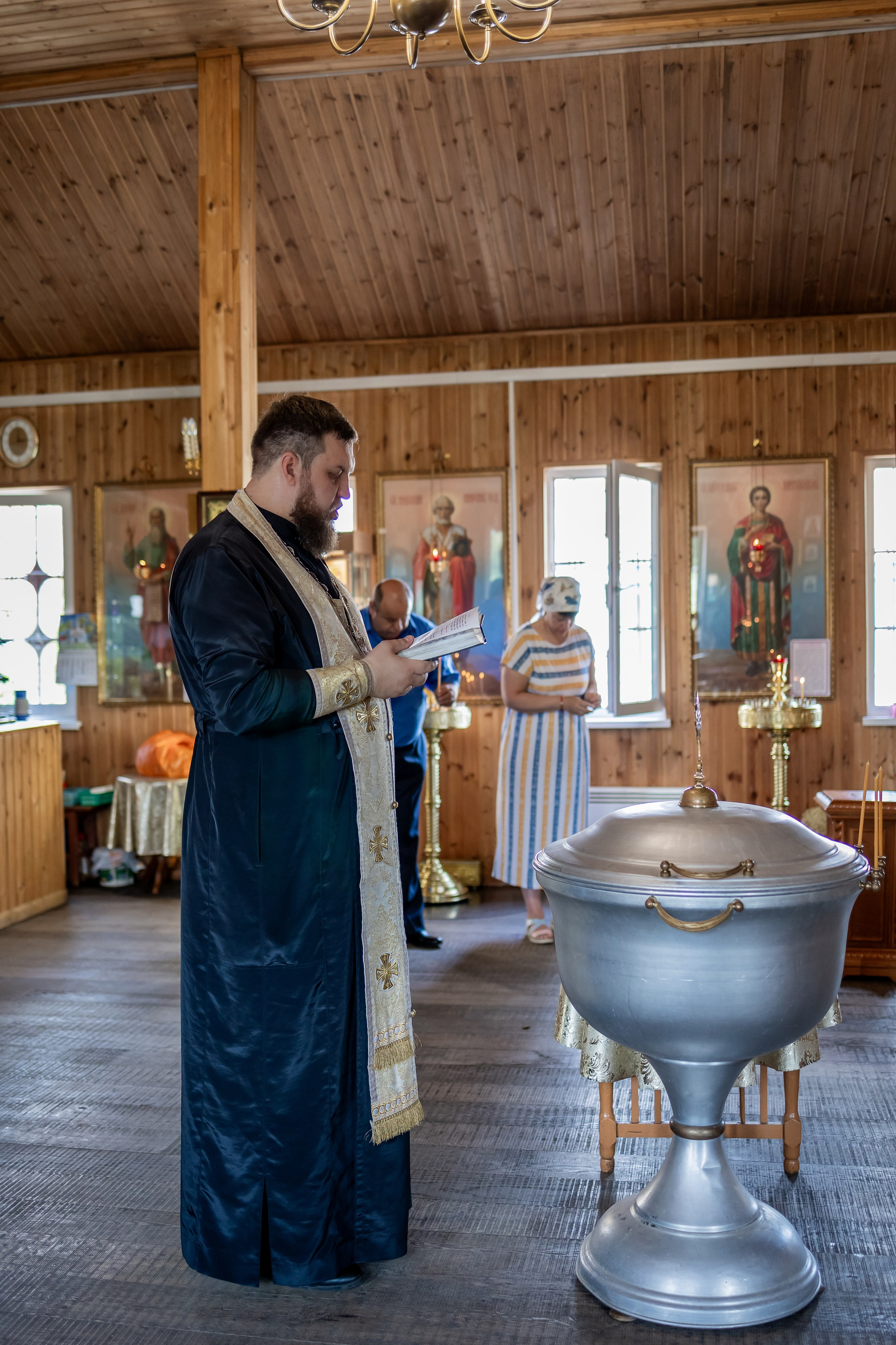 Фотограф на крещение в церкви Московский. Фото и видео Москва, Московский. Свадебный фотограф, видеограф, фотосессии, видеосъемка