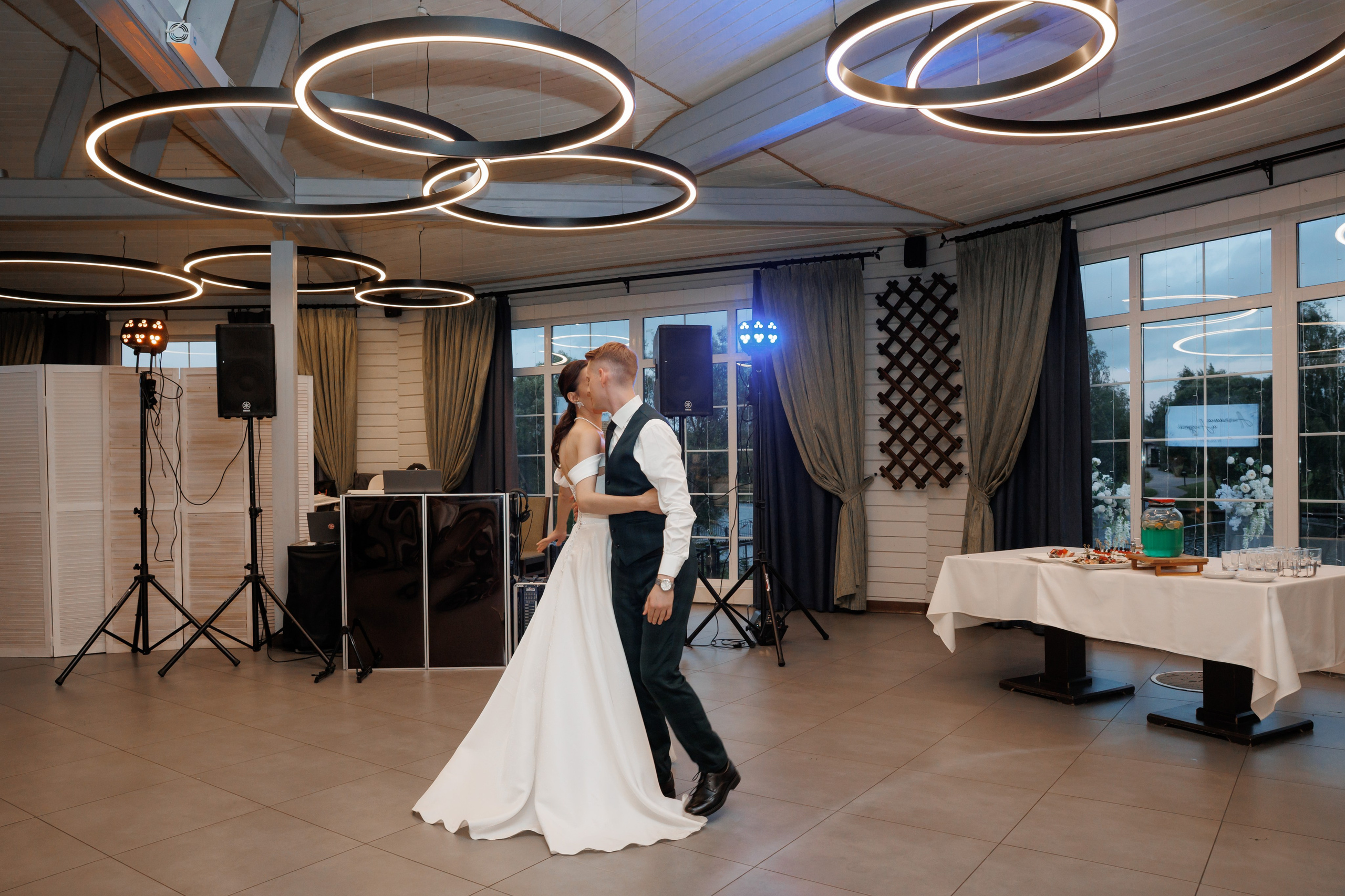 Регистрация в отеле Fish Point, ЗАГС Бутово, прогулка в Остафьево. Свадебный и репортажный фотограф (Москва, Королев и другие)