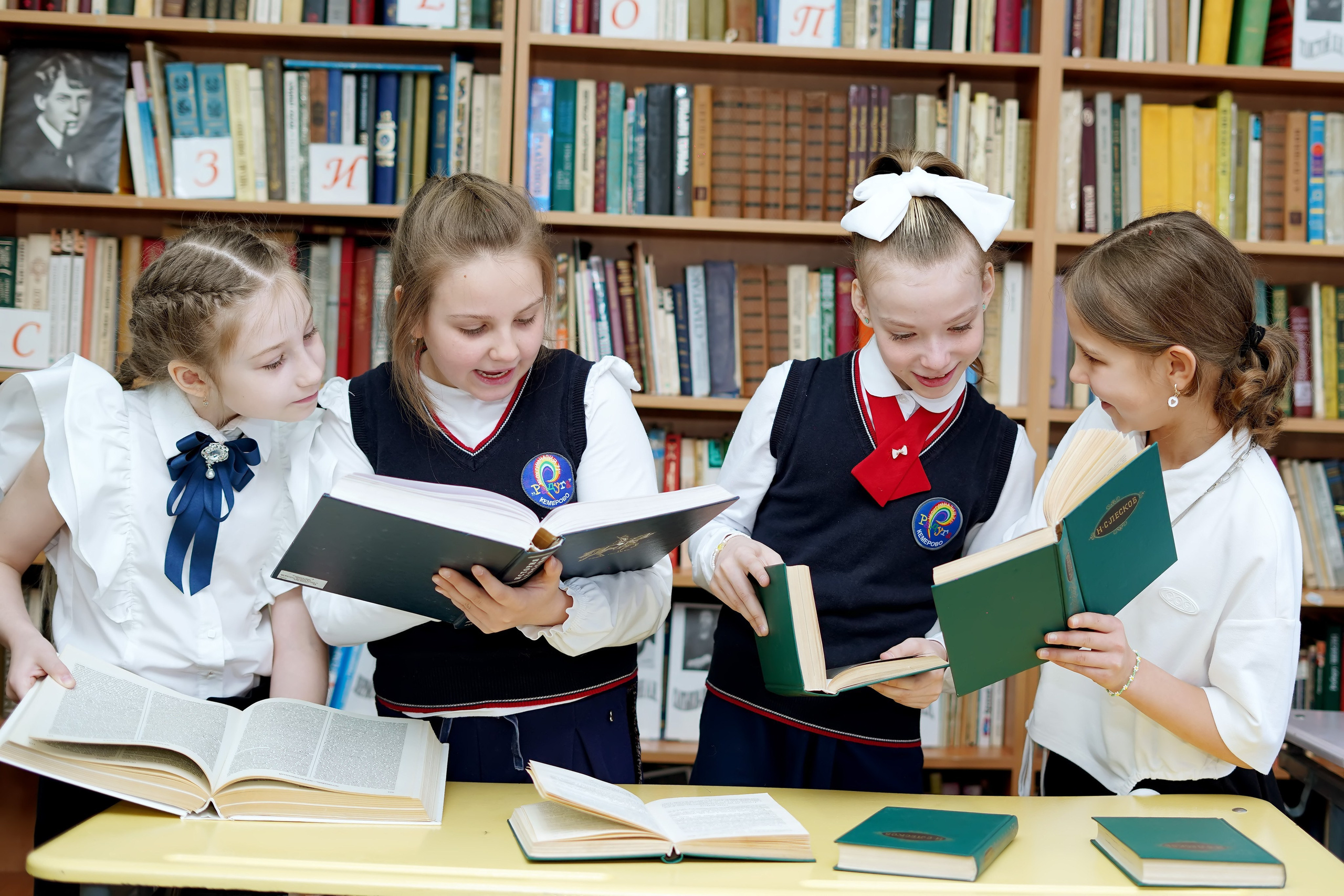 Пример школьных фото из альбомов. Фотограф, видеооператор Нина Коршунова