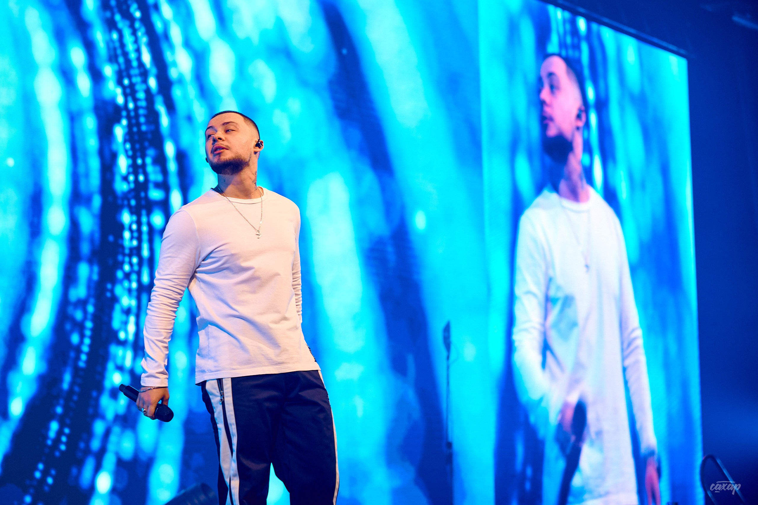 LYRIQ. Профессиональный фотограф в Екатеринбурге Юра Сахар