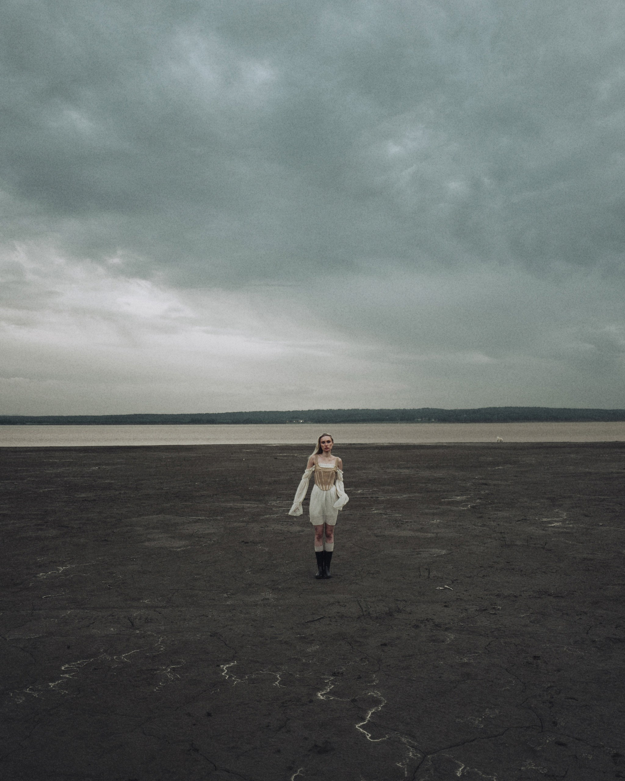 Даша «Сухой берег». Никита Линейцев — индивидуальный портретный фотограф в Москве и Иркутске