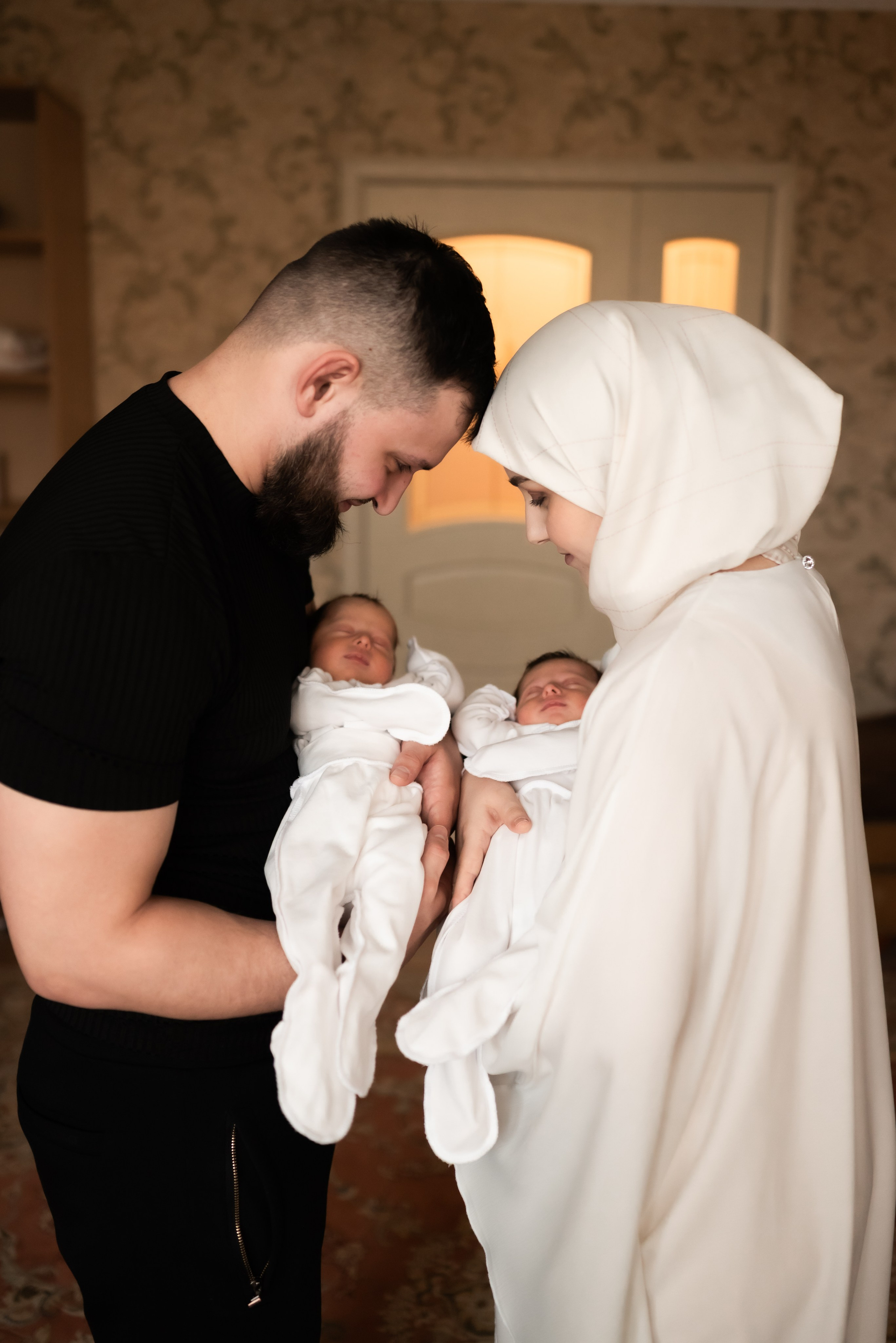 NEWBORN ДВОЙНЯШКИ. Фотограф Ксения Огородова портфолио