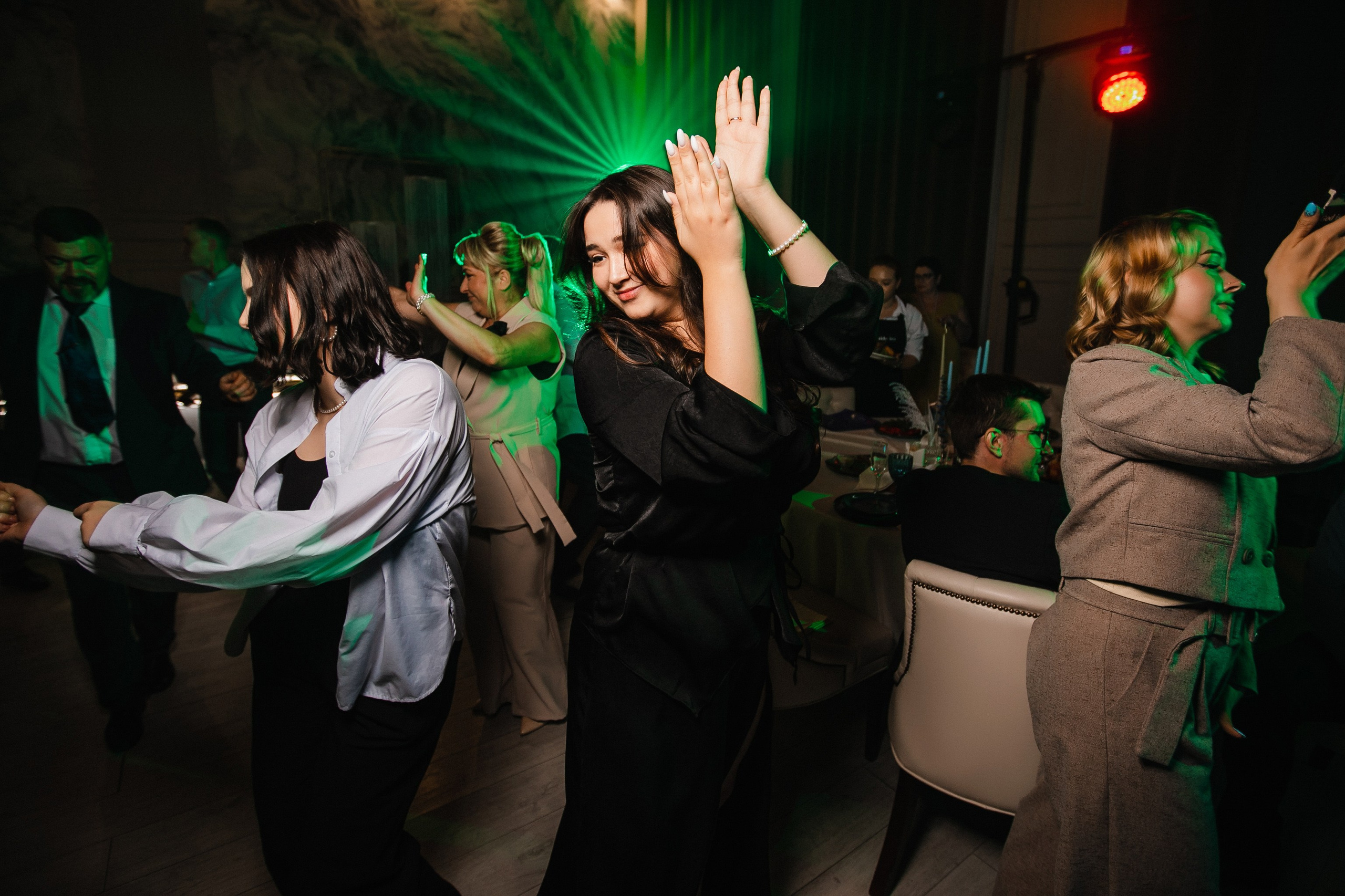 Карина + Глеб. Роман Урумбаев фотограф Нижневартовск