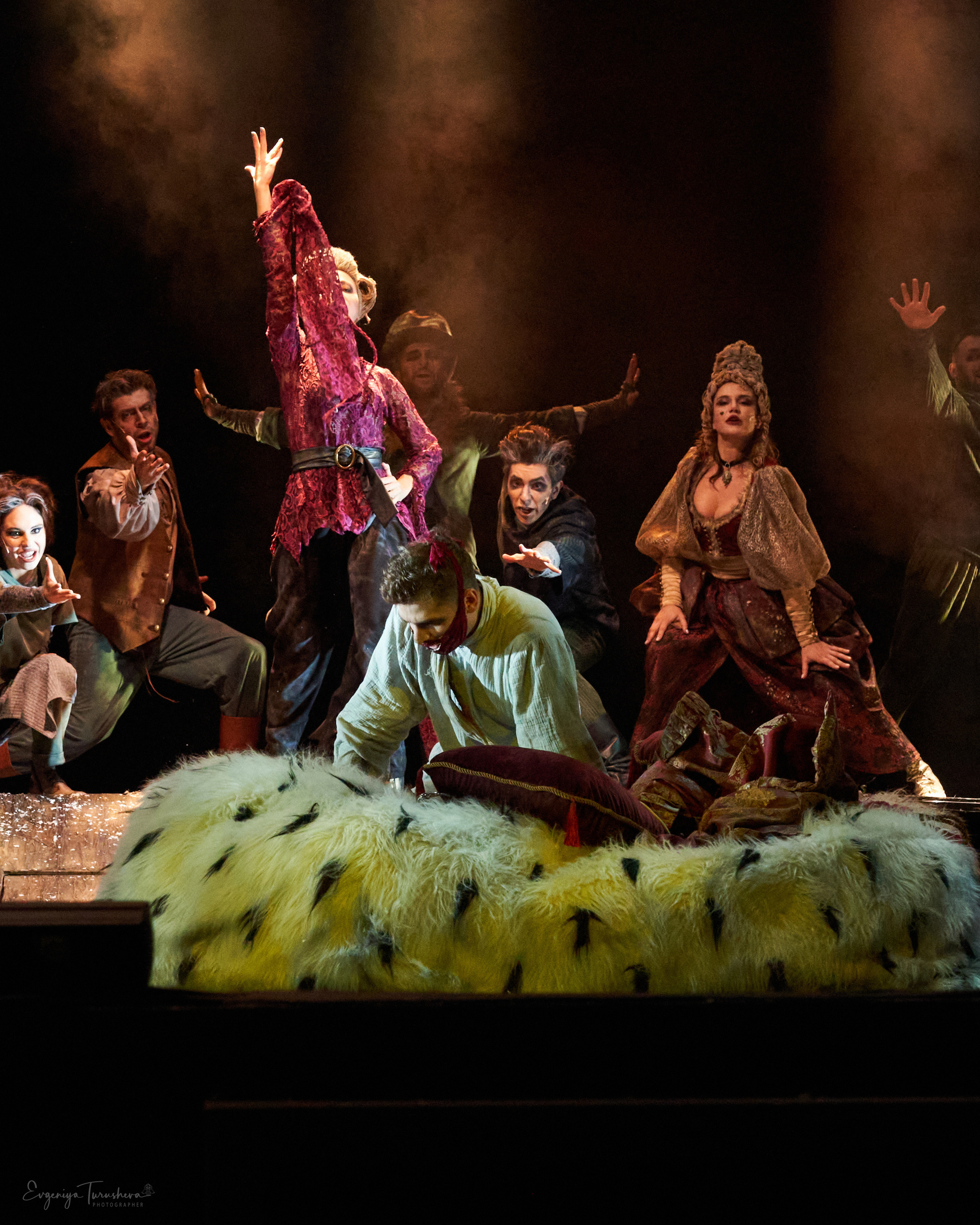 Человек, который смеется. Фотограф Евгения Турушева