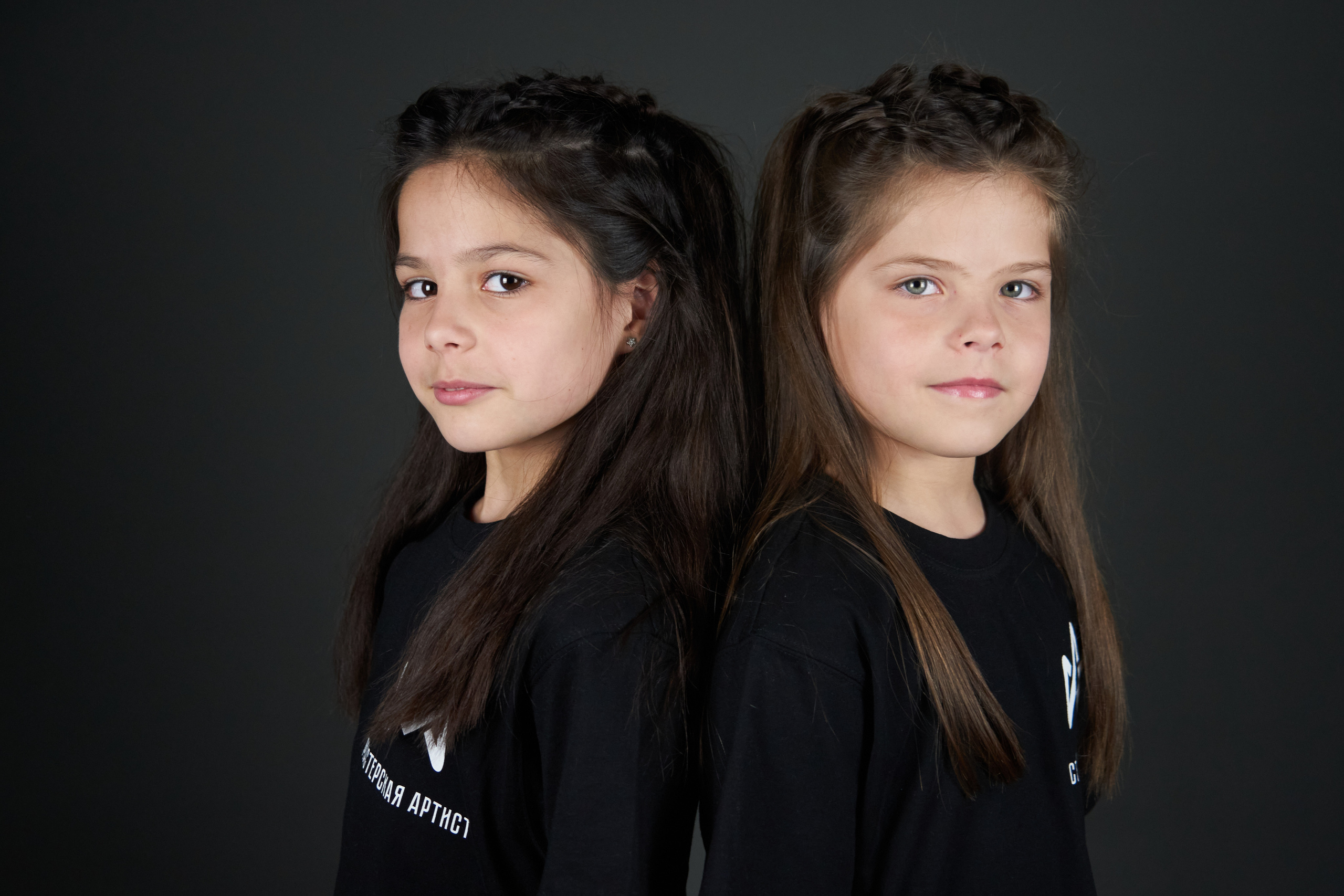 Сестры Яся и Тая. Фотограф Евгения Турушева