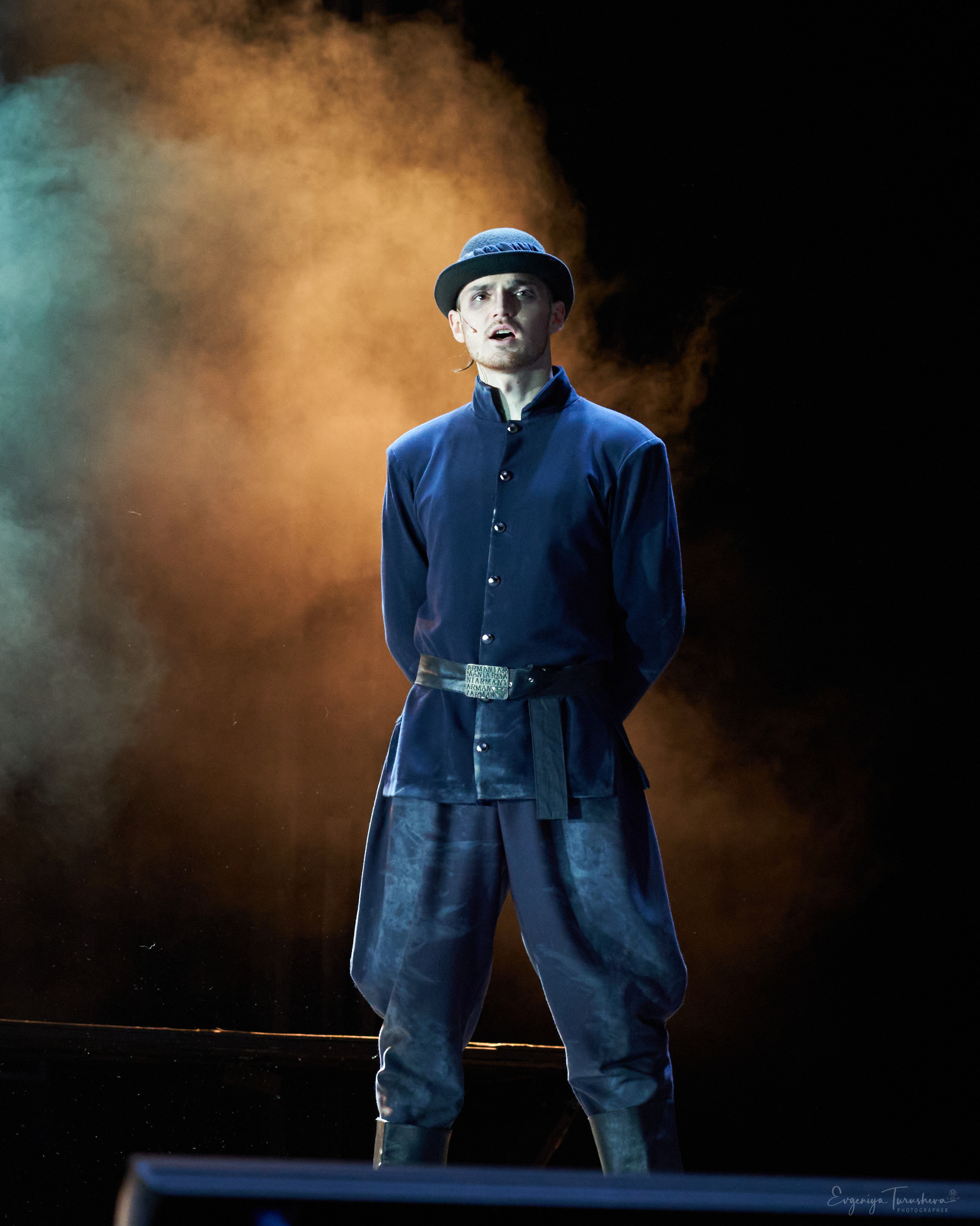 Человек, который смеется. Фотограф Евгения Турушева