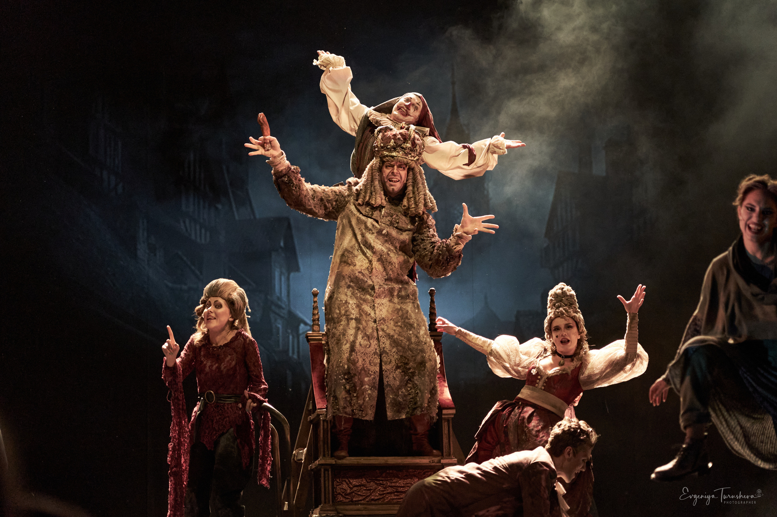 Человек, который смеется. Фотограф Евгения Турушева